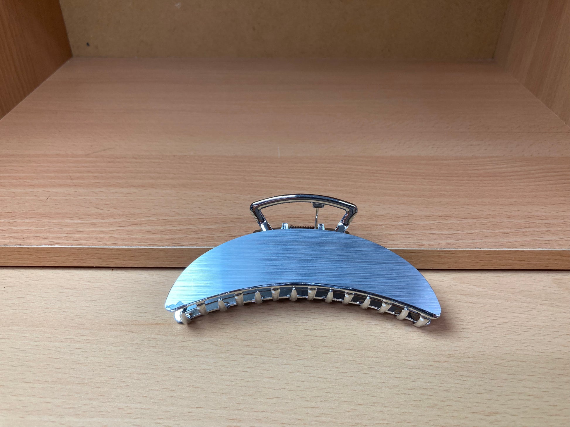 Tiny Treasures Seoul - Brushed Silver Arc Hair Claw