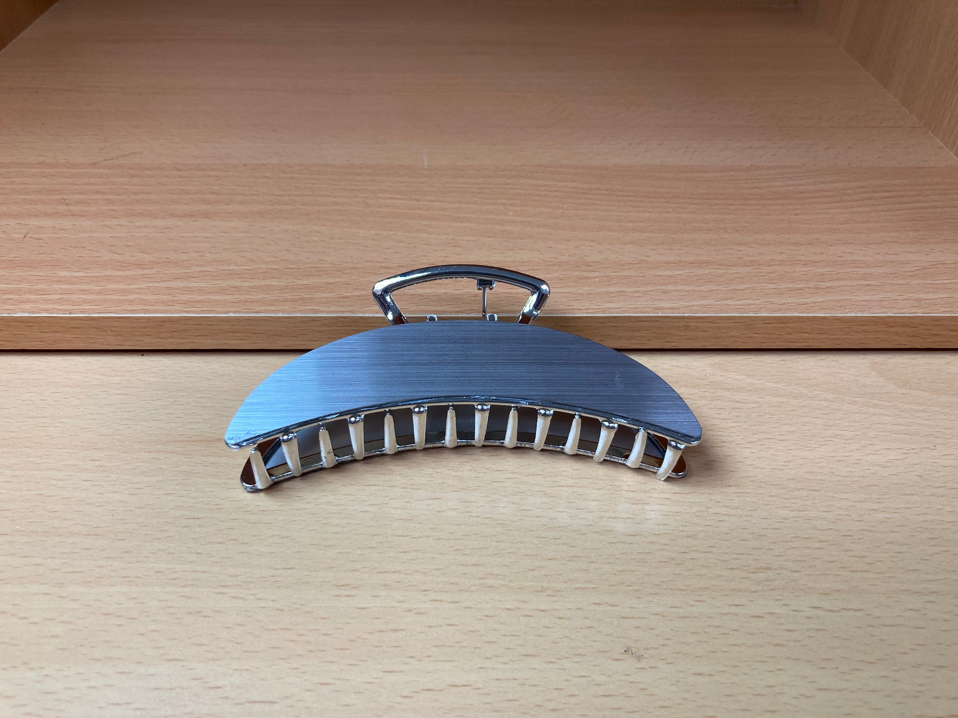 Tiny Treasures Seoul - Brushed Silver Arc Hair Claw View