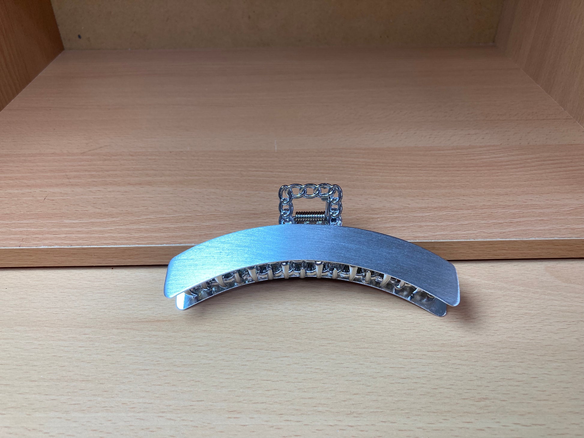 Tiny Treasures Seoul - Brushed Silver Chain Handle Hair Claw