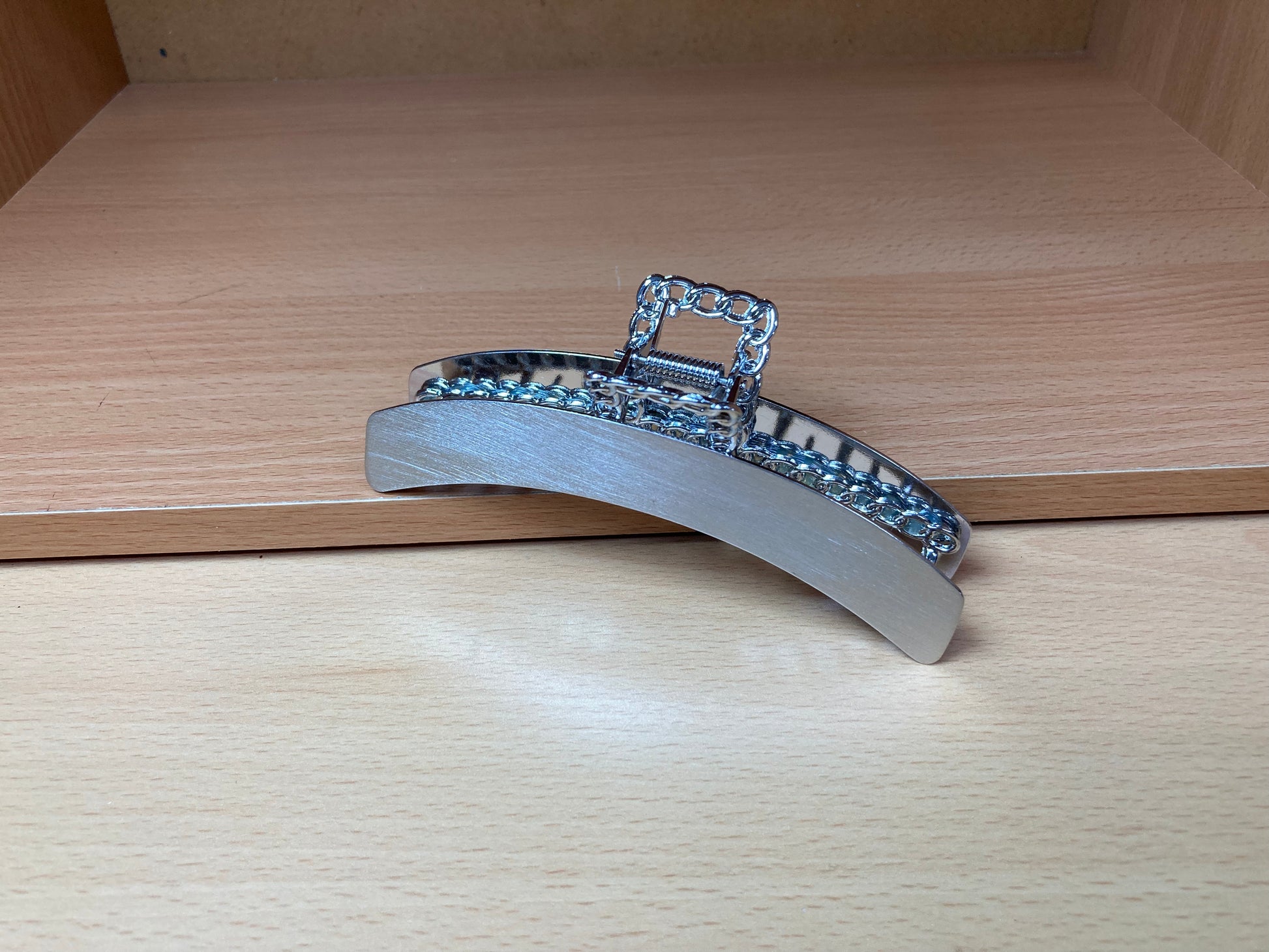 Tiny Treasures Seoul - Brushed Silver Chain Handle Hair Claw View
