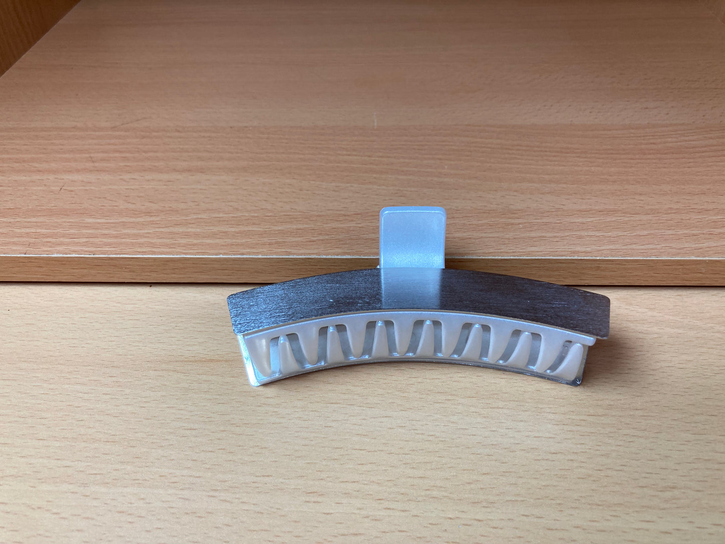 Tiny Treasures Seoul - Brushed Silver Curved Bar Hair Claw Side View