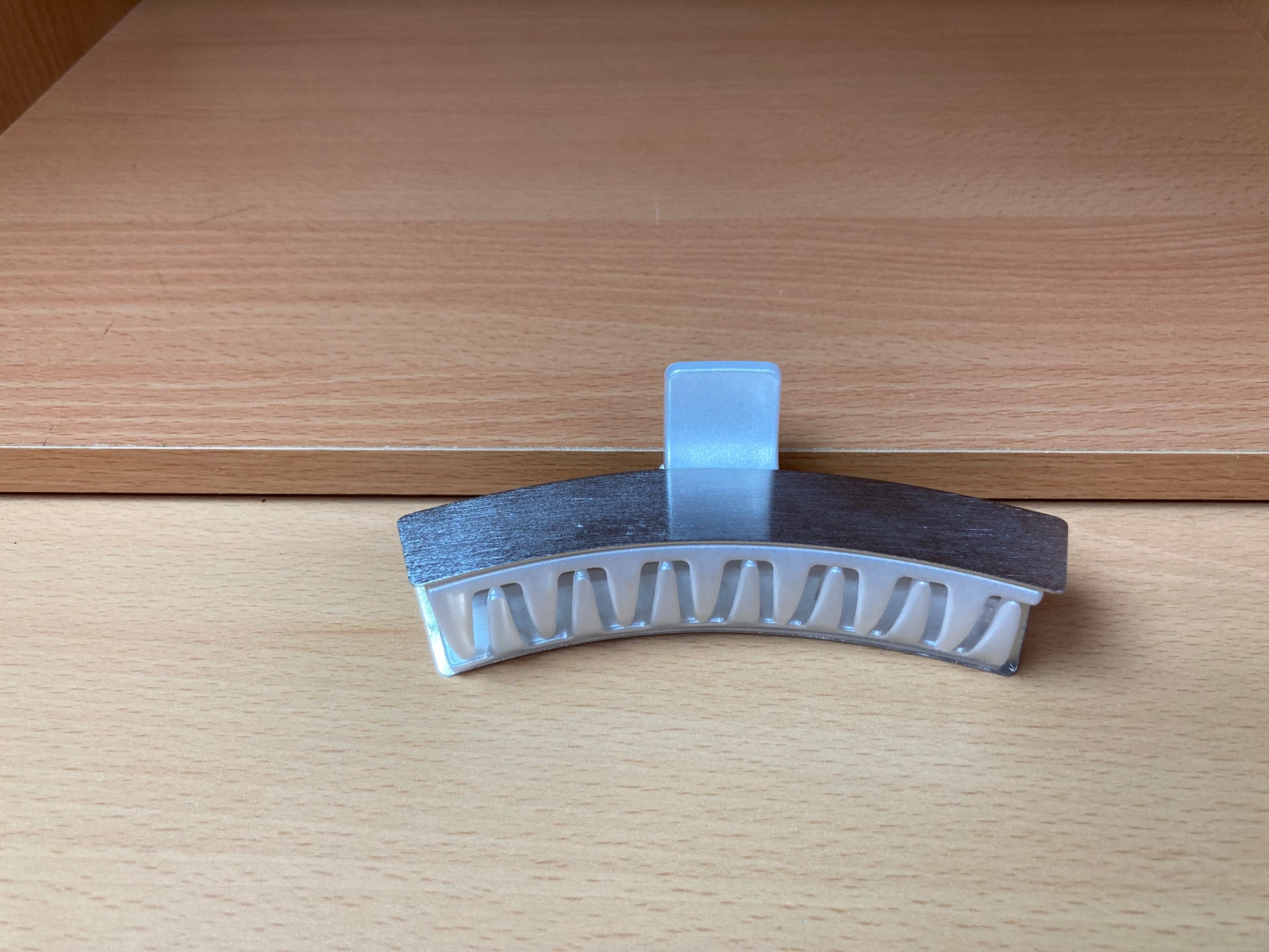 Tiny Treasures Seoul - Brushed Silver Curved Bar Hair Claw Side View
