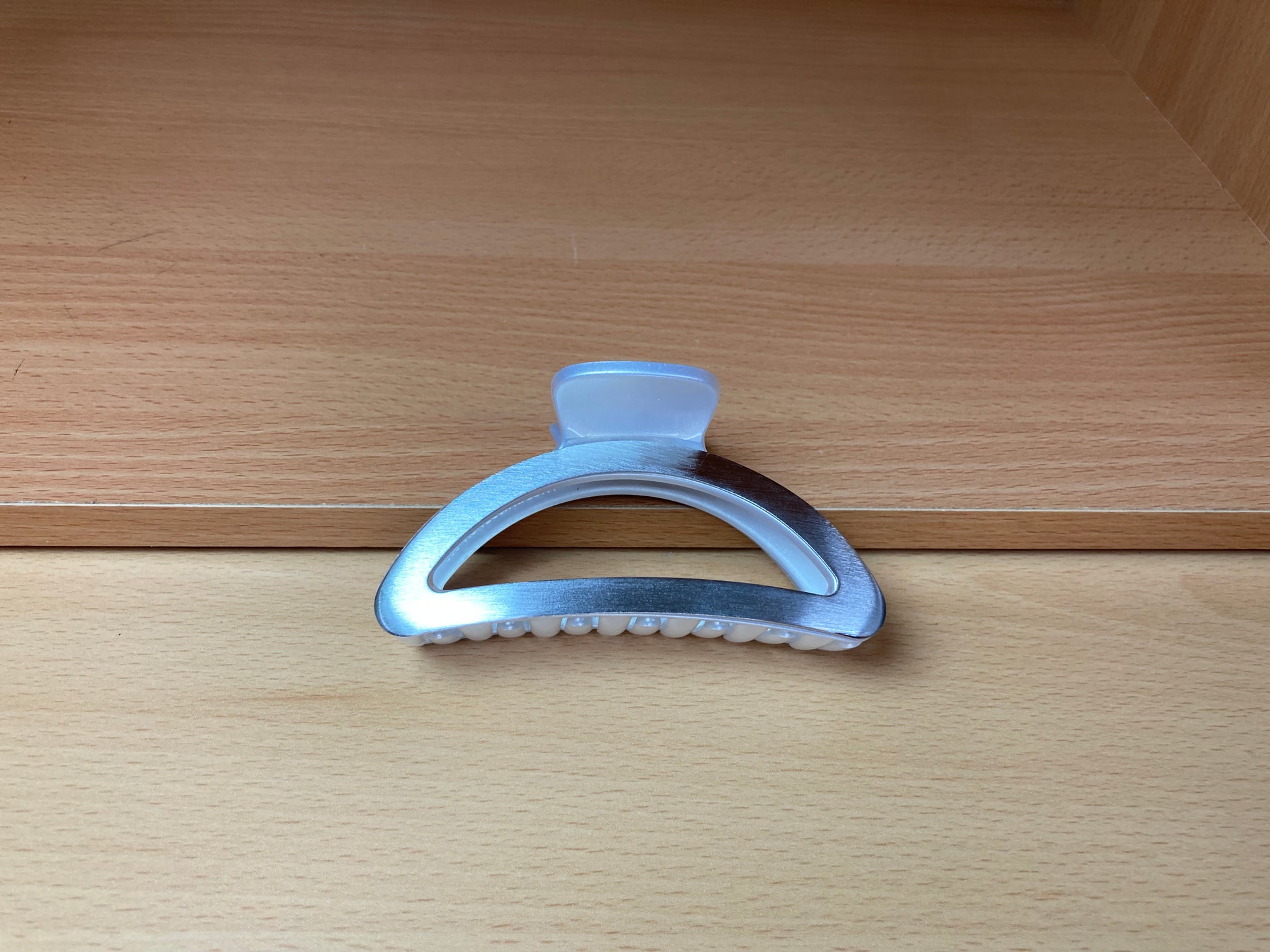 Tiny Treasures Seoul - Brushed Silver Open Oval Hair Claw Front View