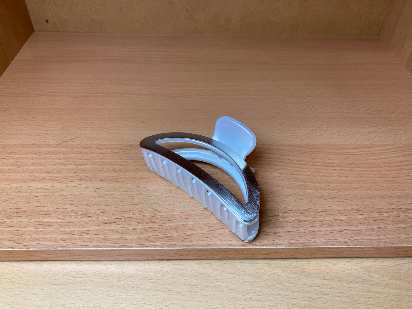 Tiny Treasures Seoul - Brushed Silver Open Oval Hair Claw Side View 2