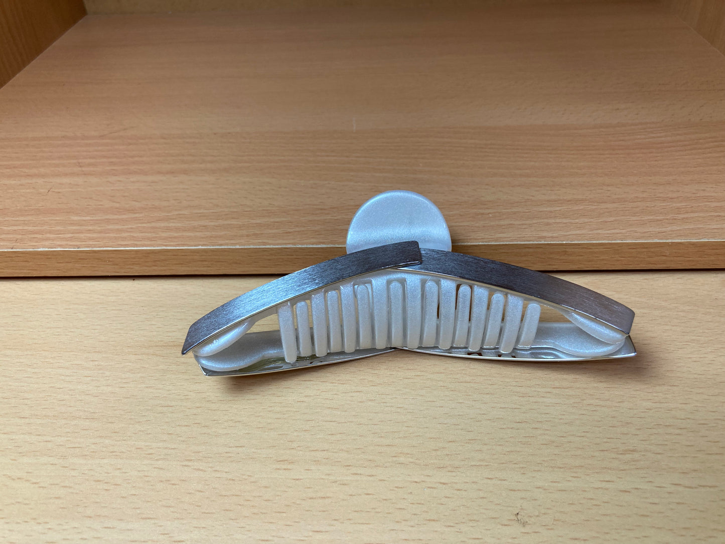 Tiny Treasures Seoul - Brushed Silver Overlapping Hair Claw View