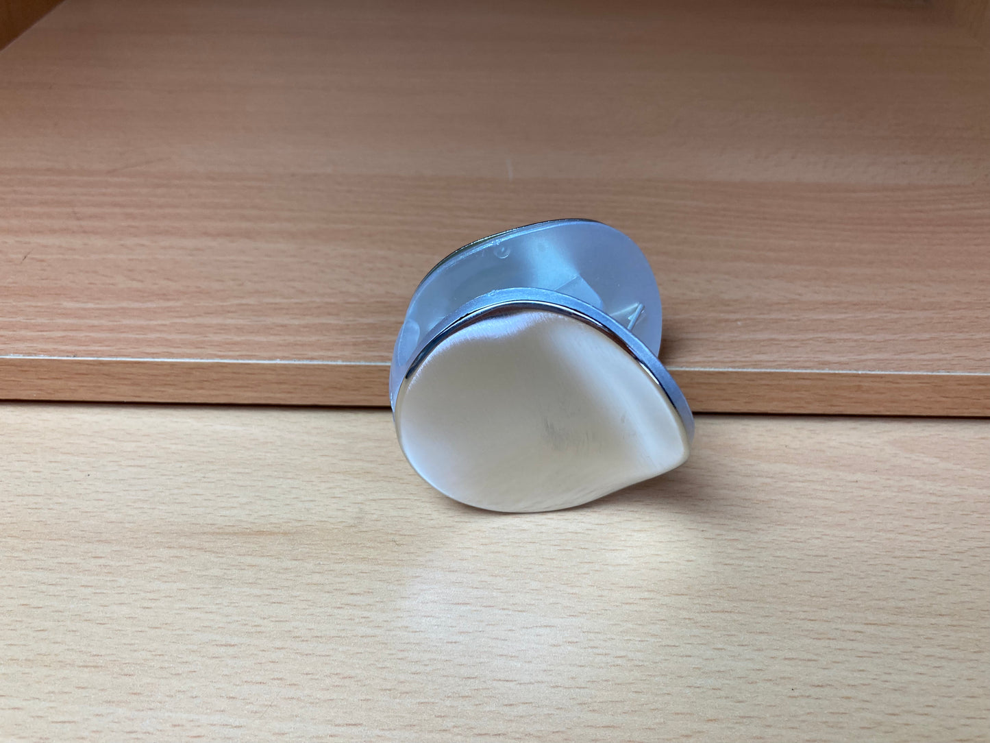 Tiny Treasures Seoul - Brushed Silver Pebble Mini Hair Claw