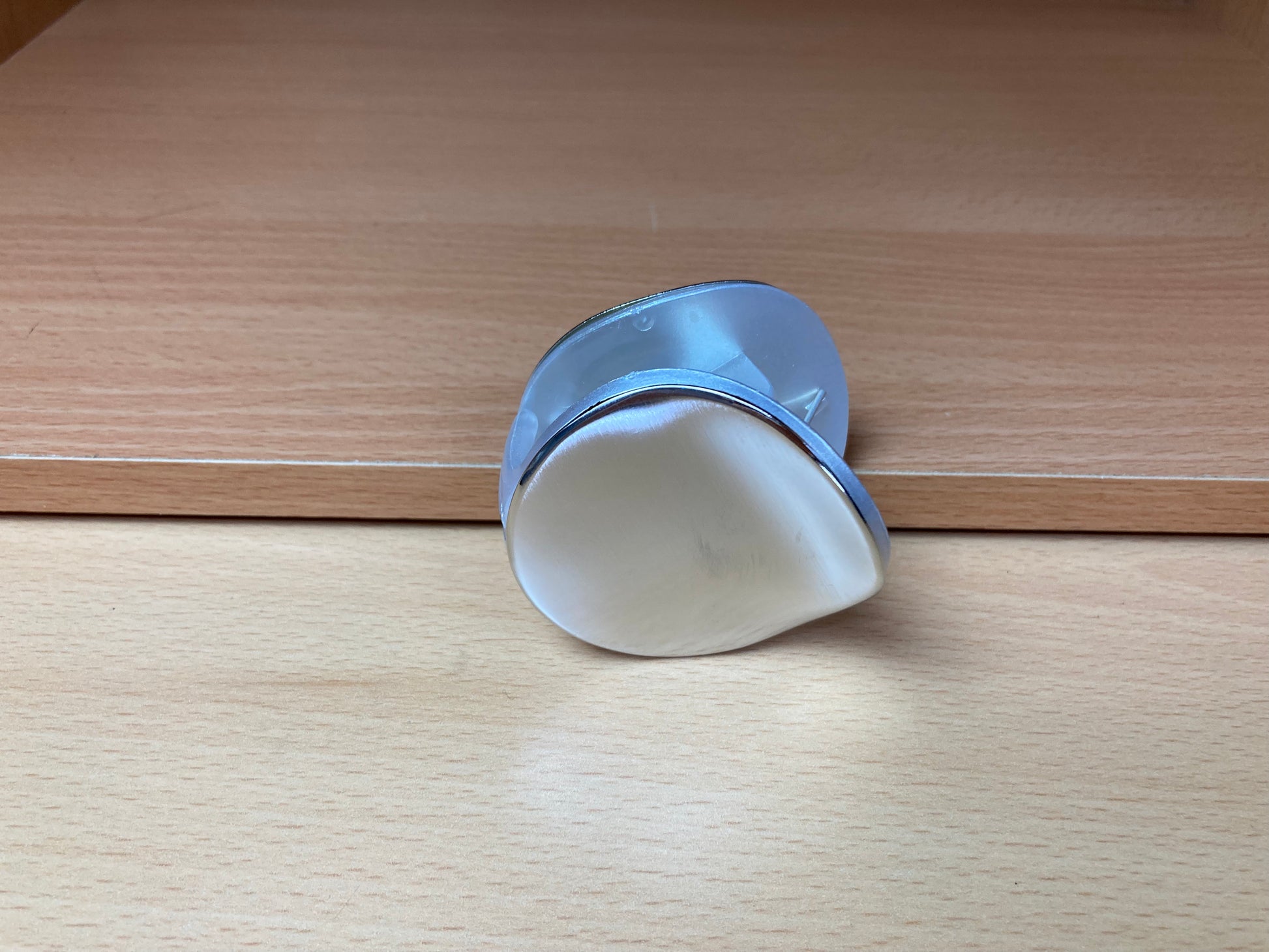 Tiny Treasures Seoul - Brushed Silver Pebble Mini Hair Claw