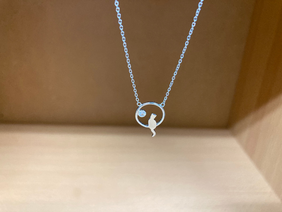 Tiny Treasures Seoul - Cat Zirconia Circle Necklace (Silver) 