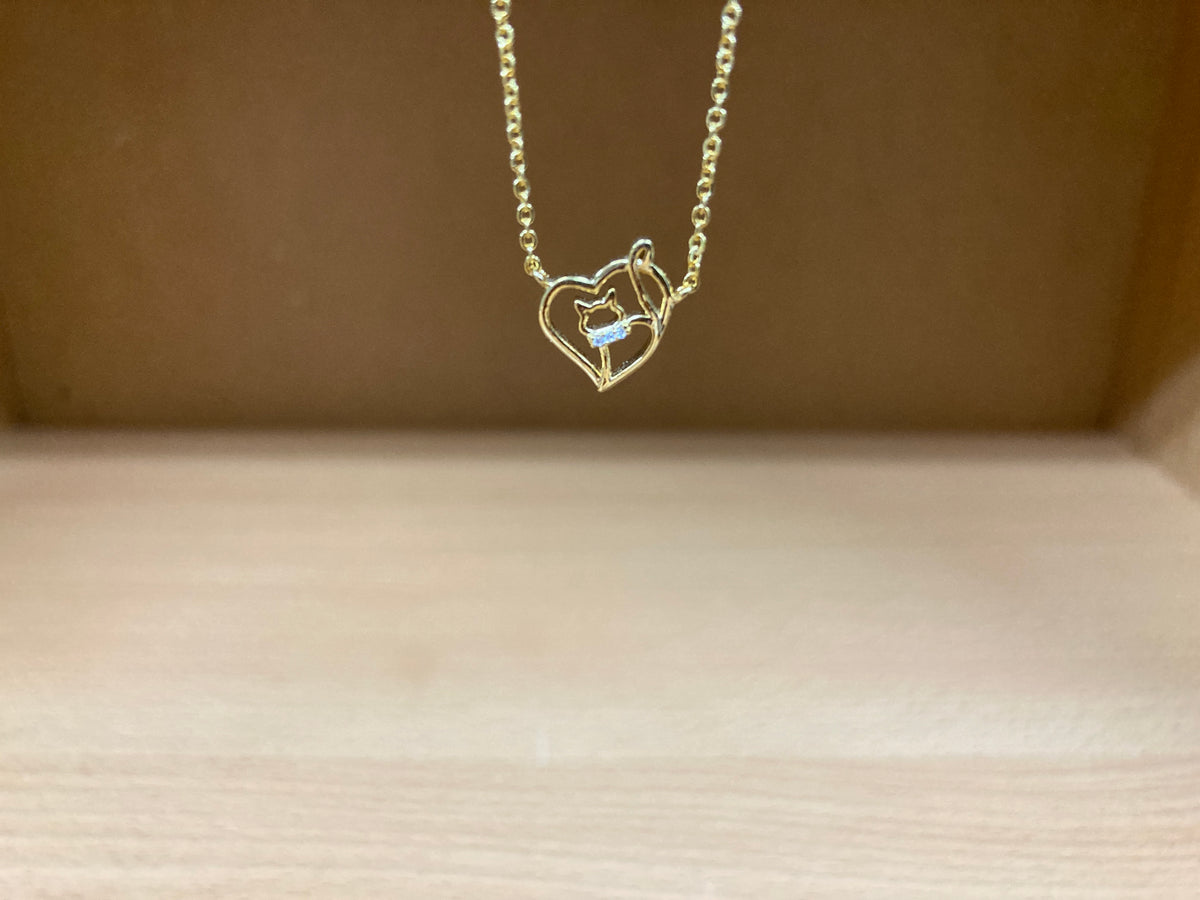 Tiny Treasures Seoul - Cat in Heart & Stone Bow Necklace (Gold) 2