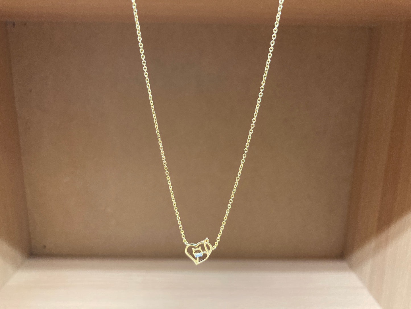 Tiny Treasures Seoul - Cat in Heart & Stone Bow Necklace (Gold) 3