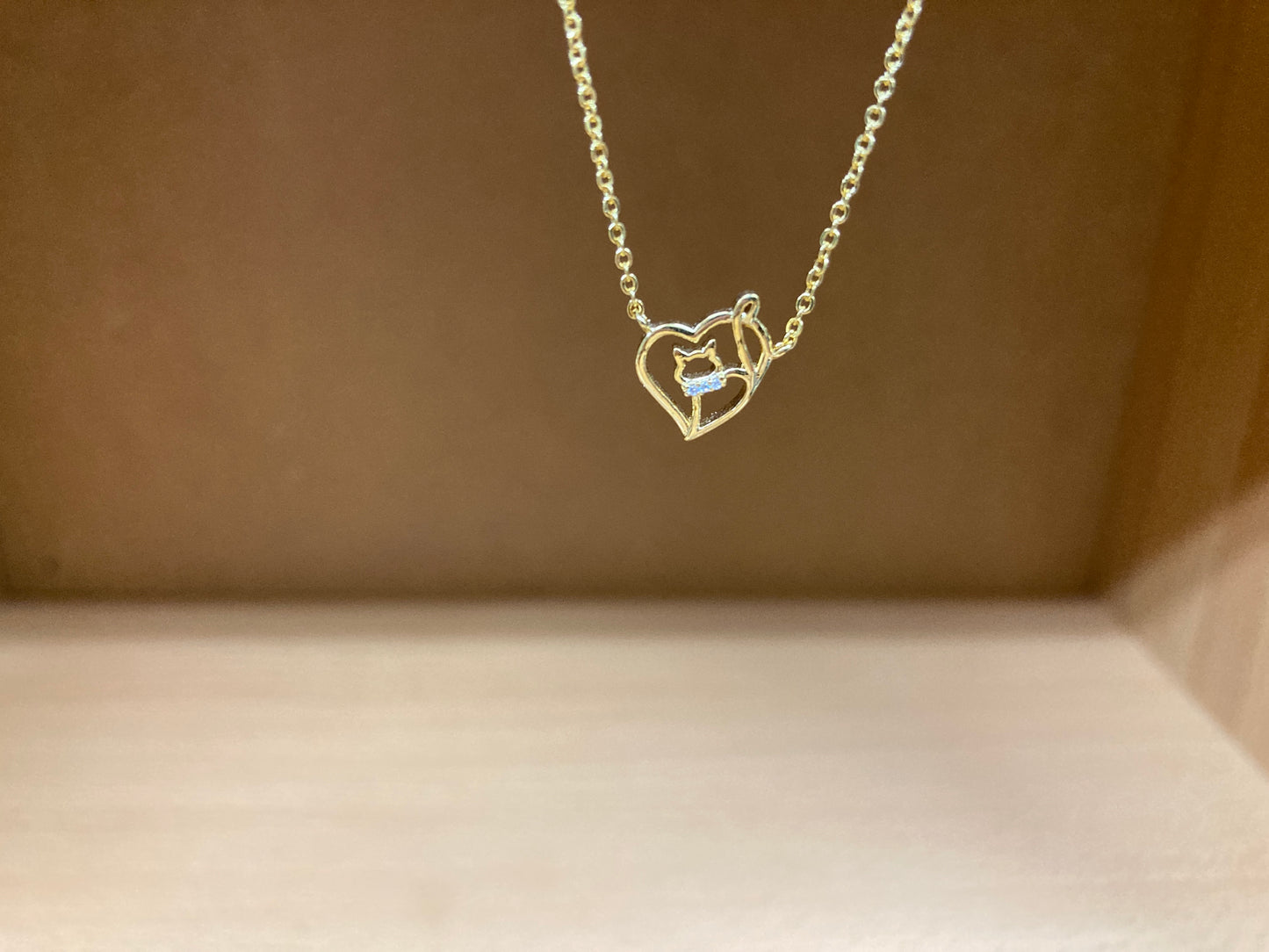 Tiny Treasures Seoul - Cat in Heart & Stone Bow Necklace (Gold) 5
