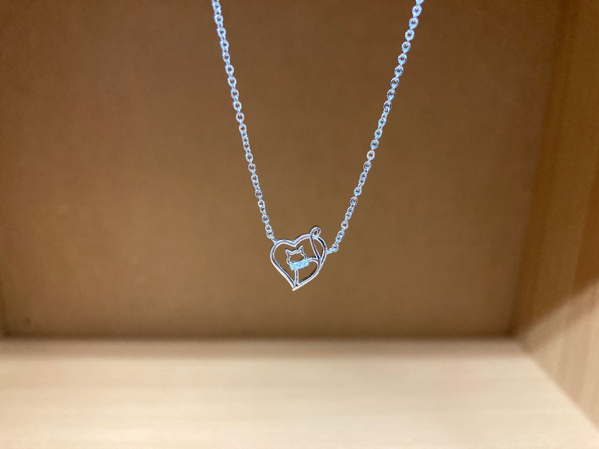 Tiny Treasures Seoul - Cat in Heart & Stone Bow Necklace (Silver) 