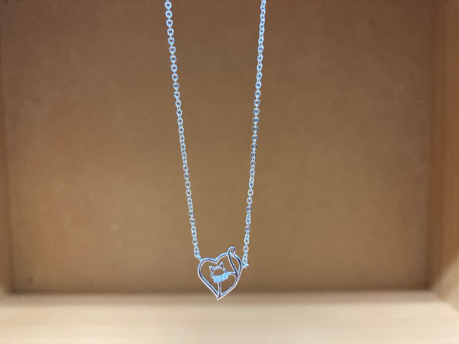 Tiny Treasures Seoul - Cat in Heart & Stone Bow Necklace (Silver) 5