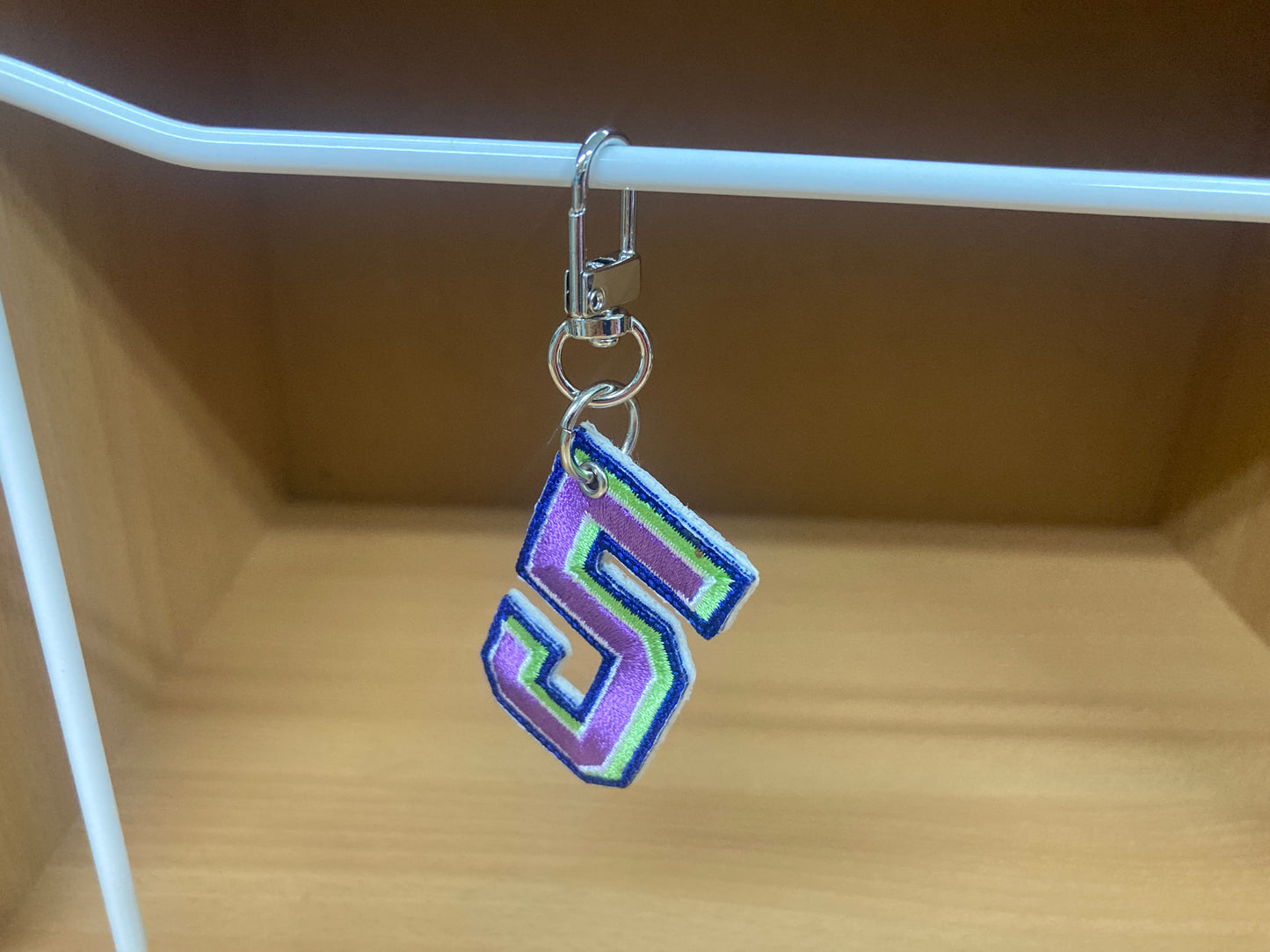 Tiny Treasures Seoul - Embroidered Number 5 Keychain 3