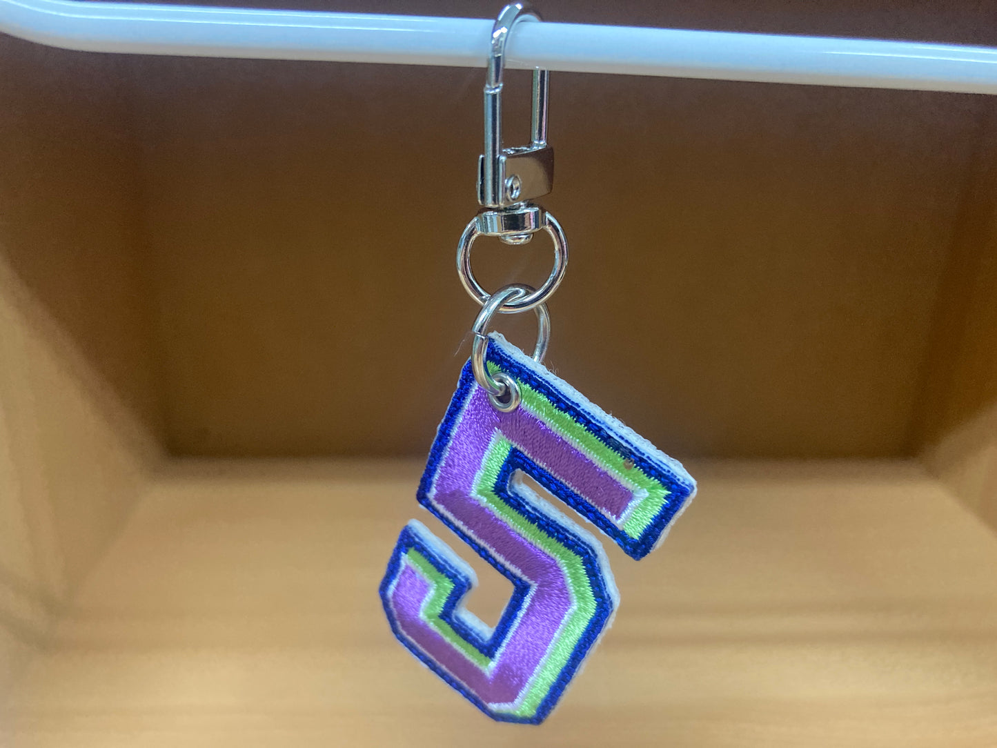 Tiny Treasures Seoul - Embroidered Number 5 Keychain 4