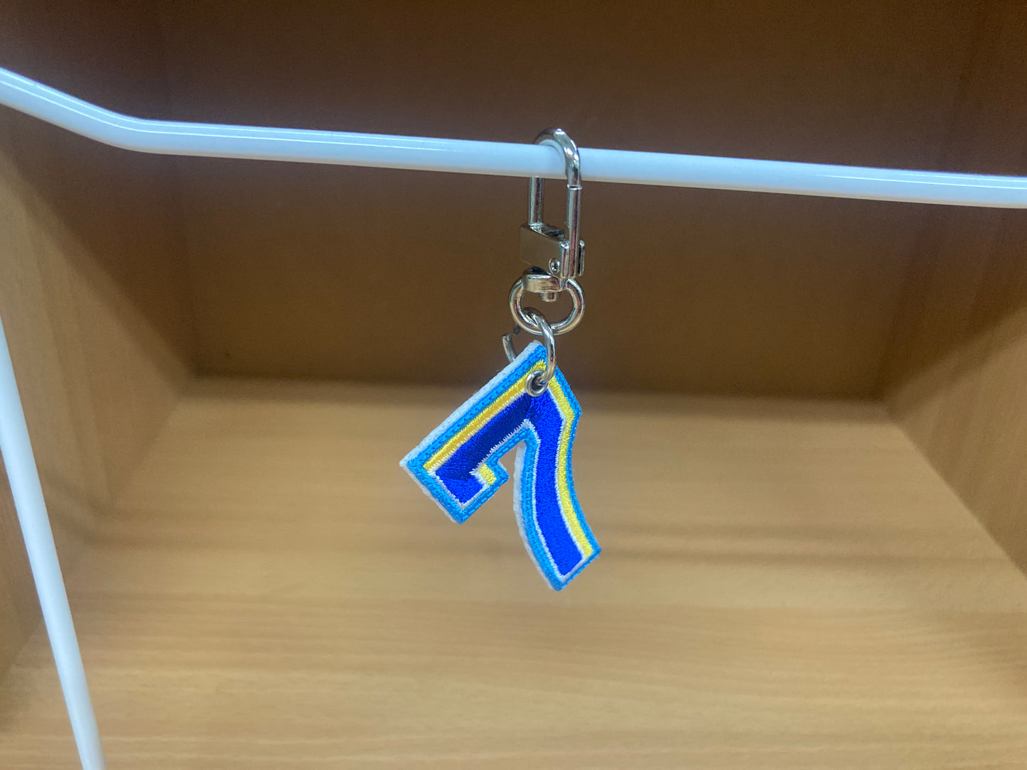 Tiny Treasures Seoul - Embroidered Number 7 Keychain 3