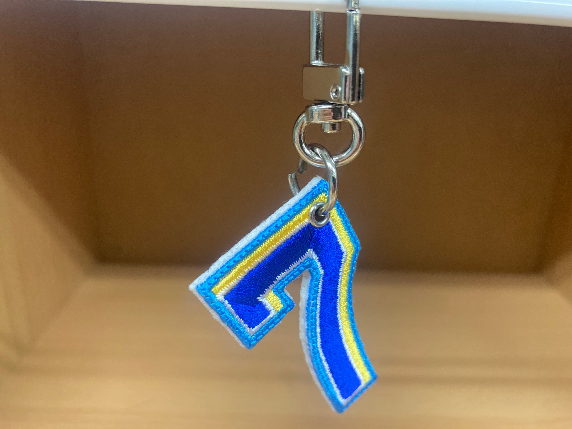 Tiny Treasures Seoul - Embroidered Number 7 Keychain 4