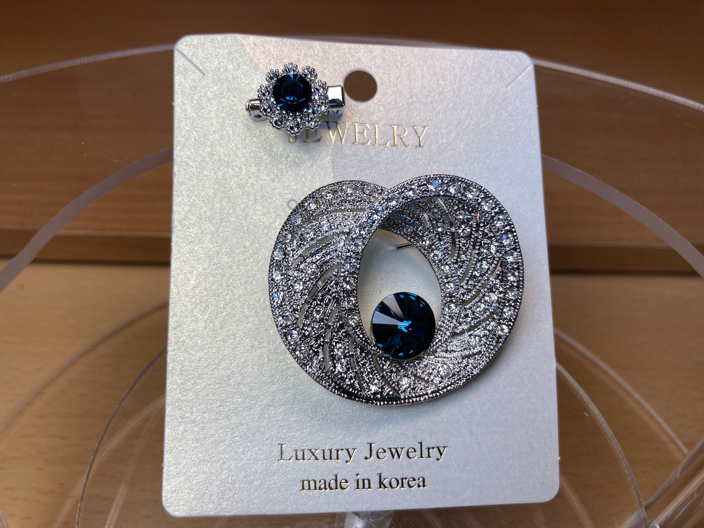 Tiny Treasures Seoul - Emerald Swarovski Crystal Kerongsang Brooch Set