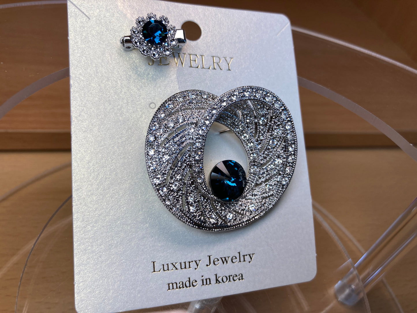Tiny Treasures Seoul - Emerald Swarovski Crystal Kerongsang Brooch Set