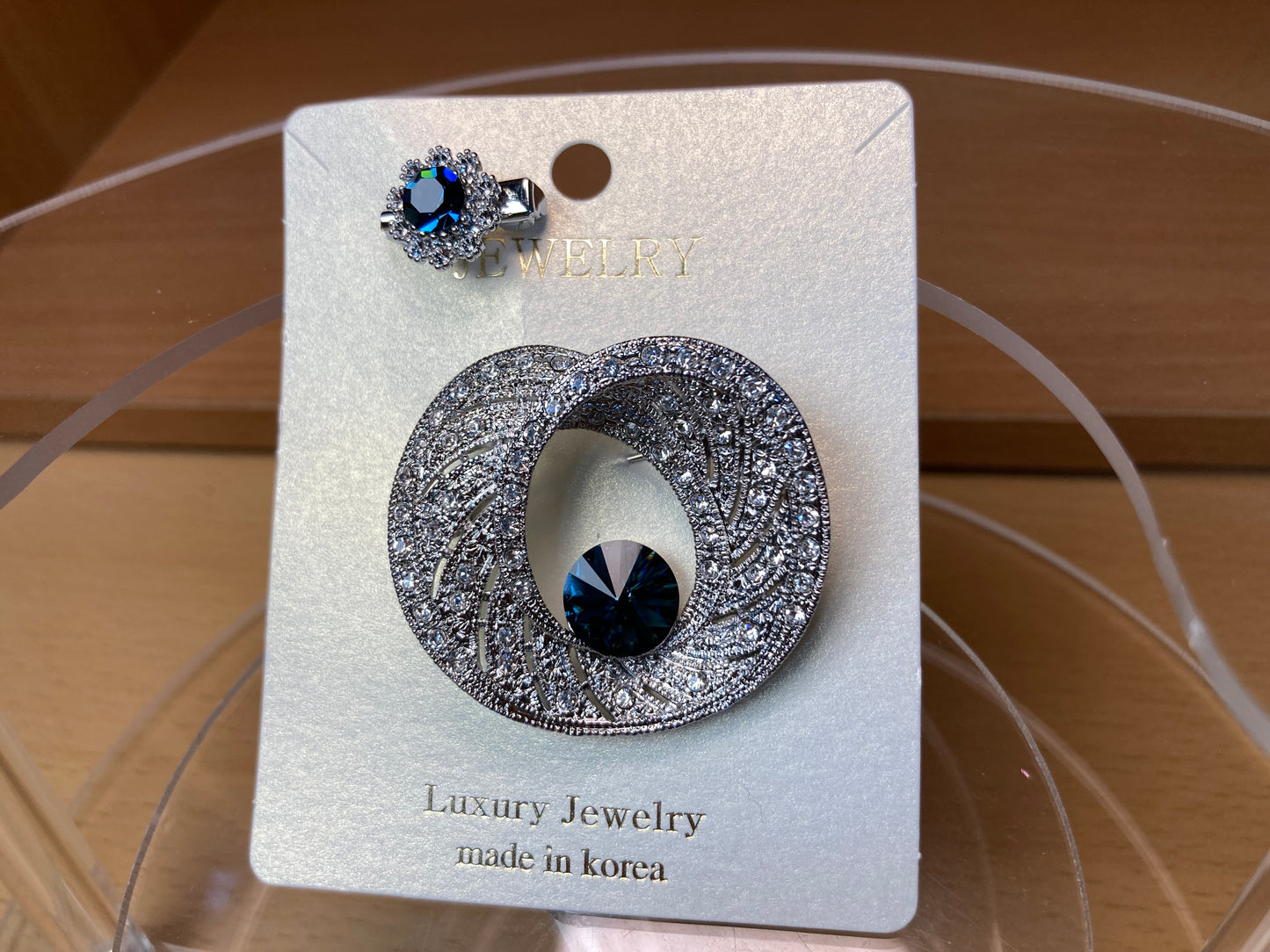 Tiny Treasures Seoul - Emerald Swarovski Crystal Kerongsang Brooch Set