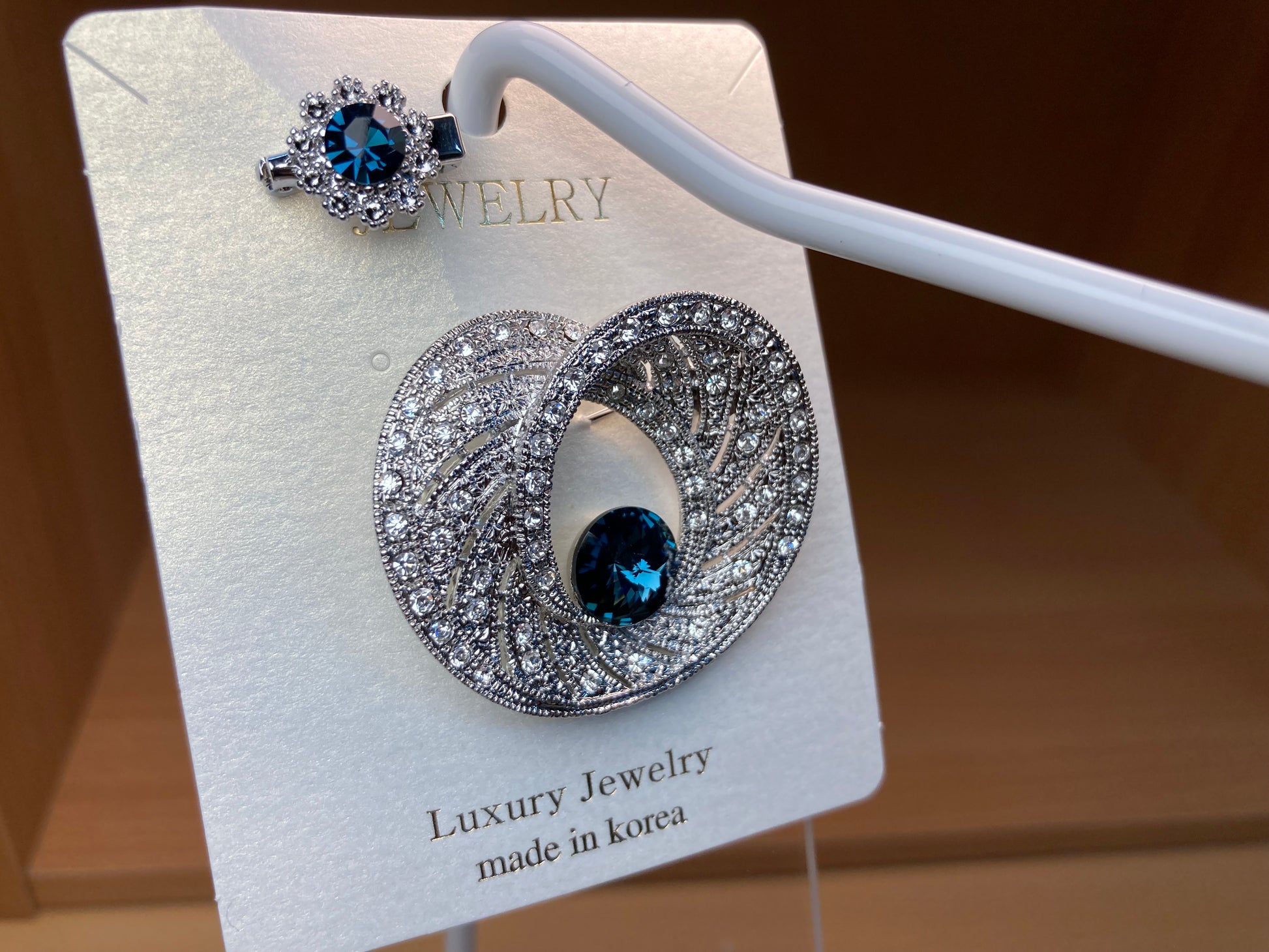 Tiny Treasures Seoul - Emerald Swarovski Crystal Kerongsang Brooch Set