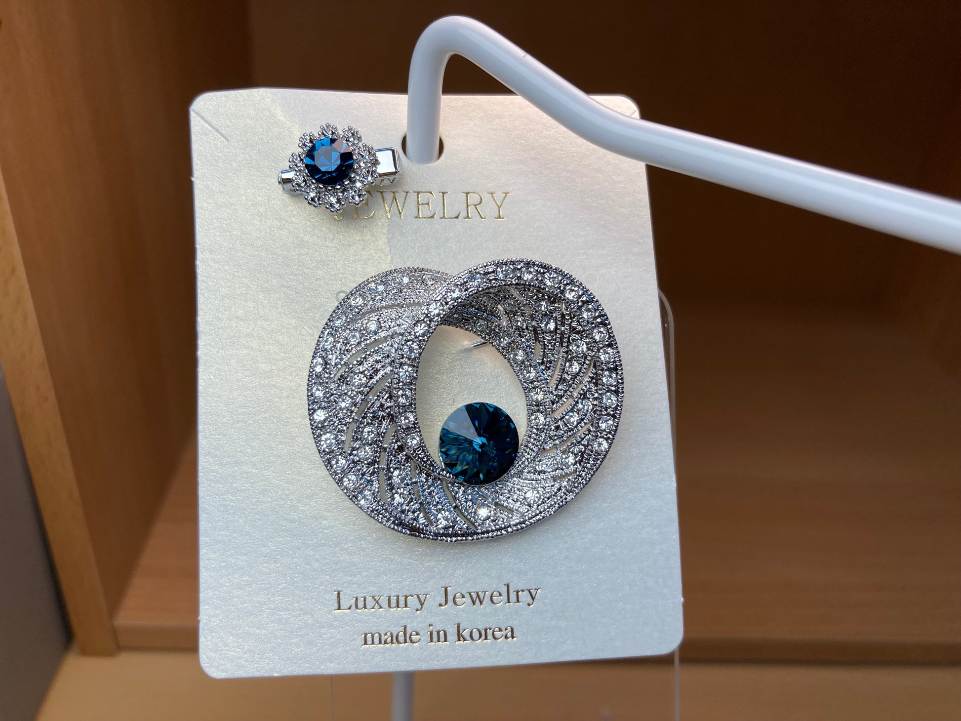 Tiny Treasures Seoul - Emerald Swarovski Crystal Kerongsang Brooch Set