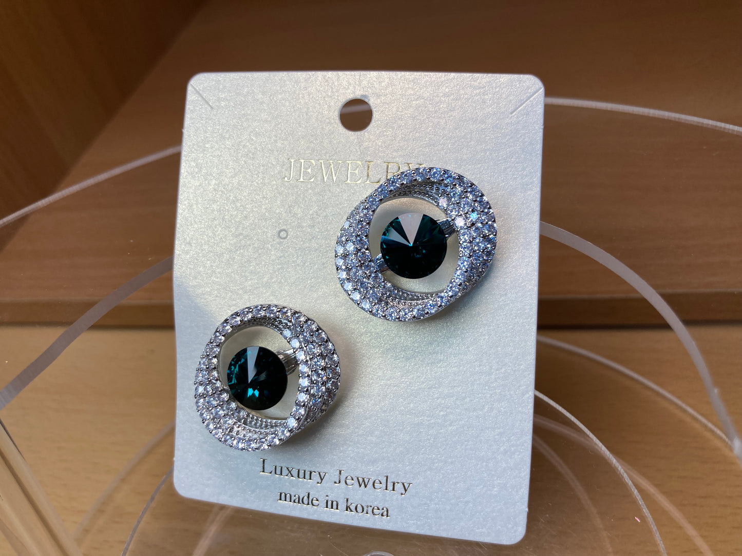 Tiny Treasures Seoul - Emerald Swarovski Crystal Oval Brooch Set (2 Pieces)