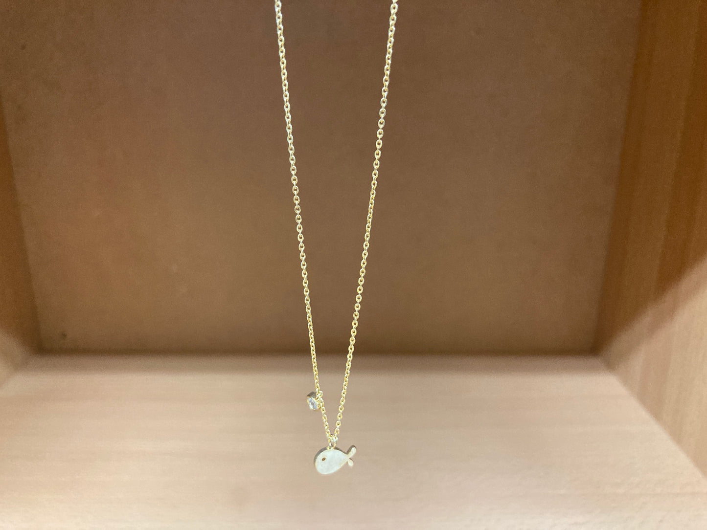 Tiny Treasures Seoul - Fish & Crystal Necklace (Gold) 3