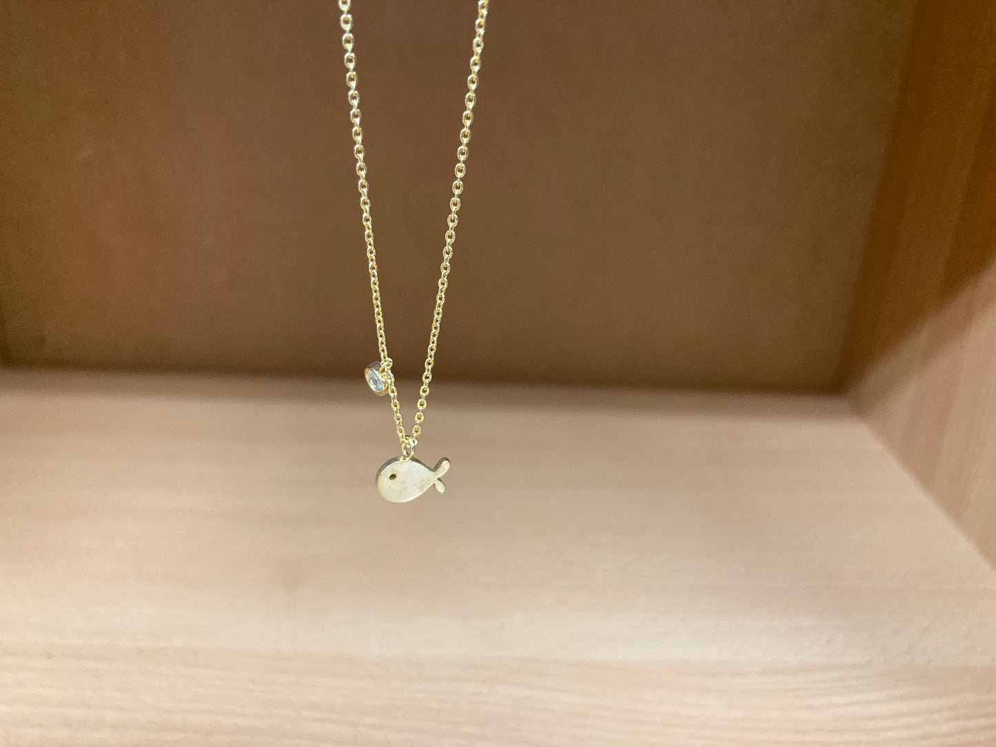 Tiny Treasures Seoul - Fish & Crystal Necklace (Gold) 4