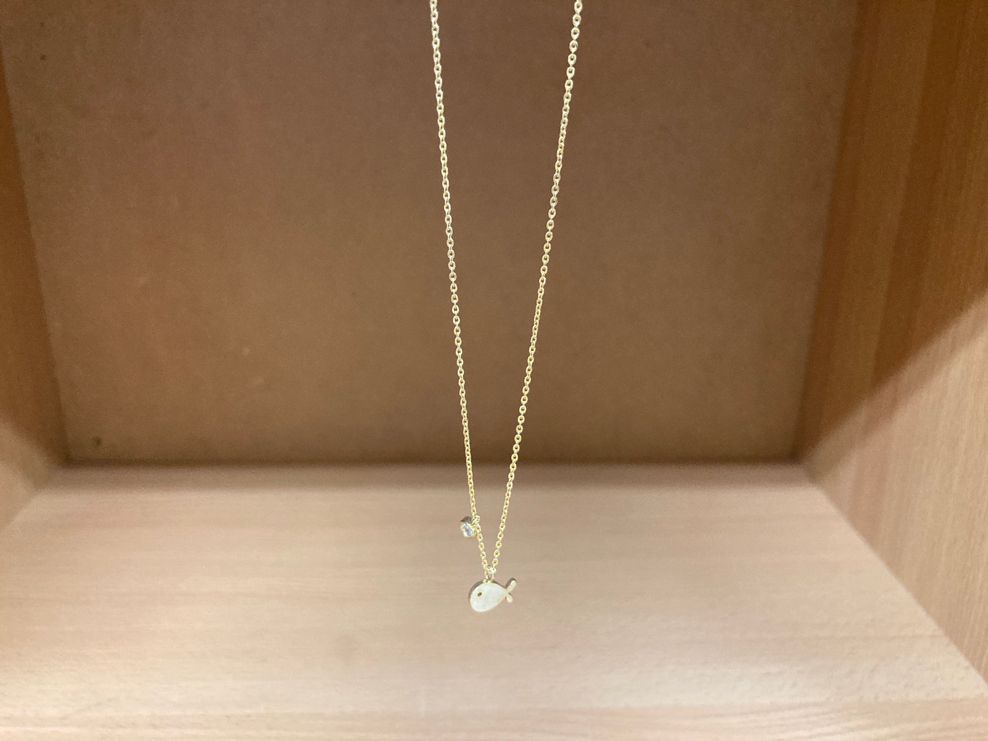 Tiny Treasures Seoul - Fish & Crystal Necklace (Gold) 6
