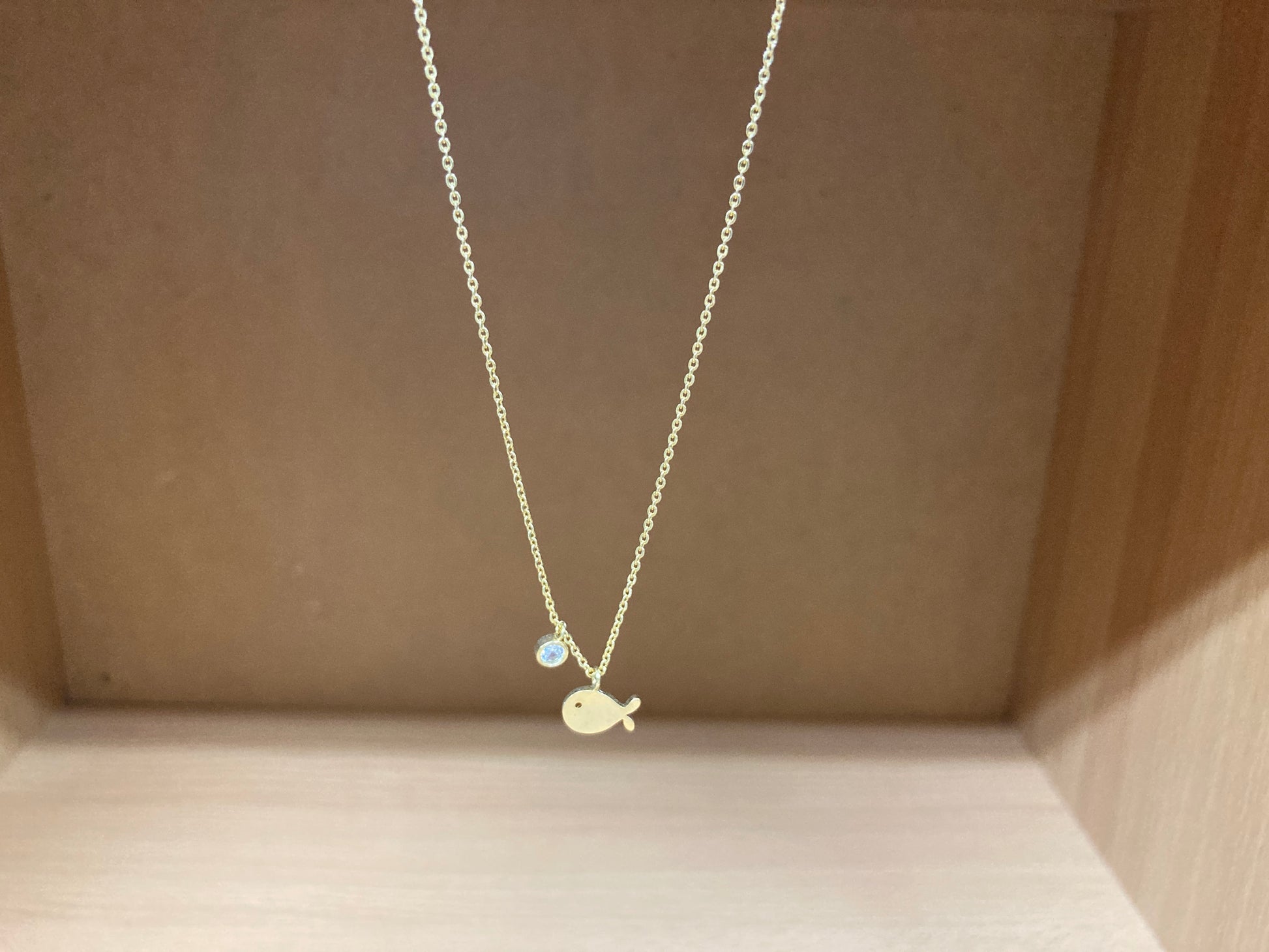 Tiny Treasures Seoul - Fish & Crystal Necklace (Gold) 8