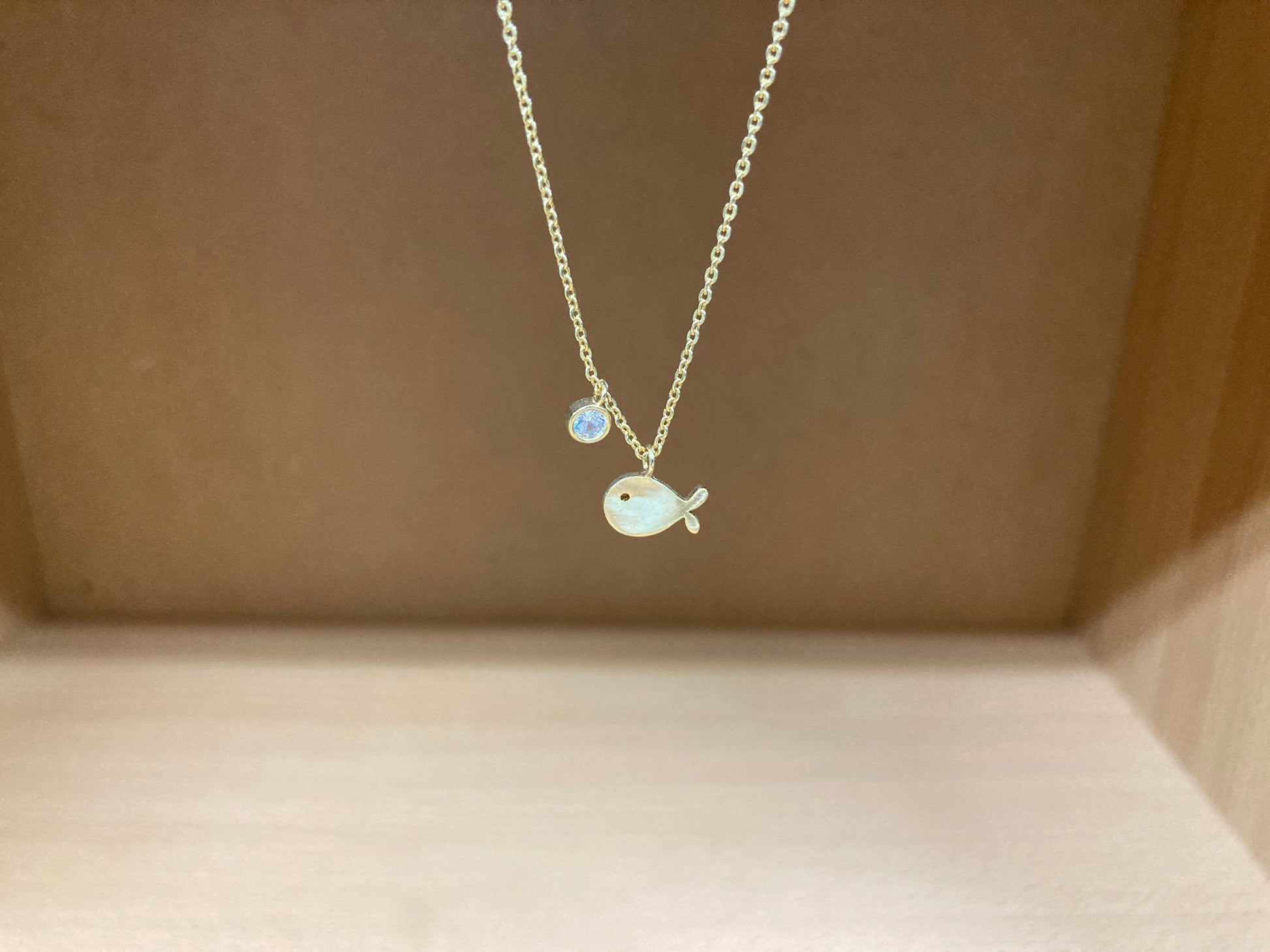Tiny Treasures Seoul - Fish & Crystal Necklace (Gold) 9