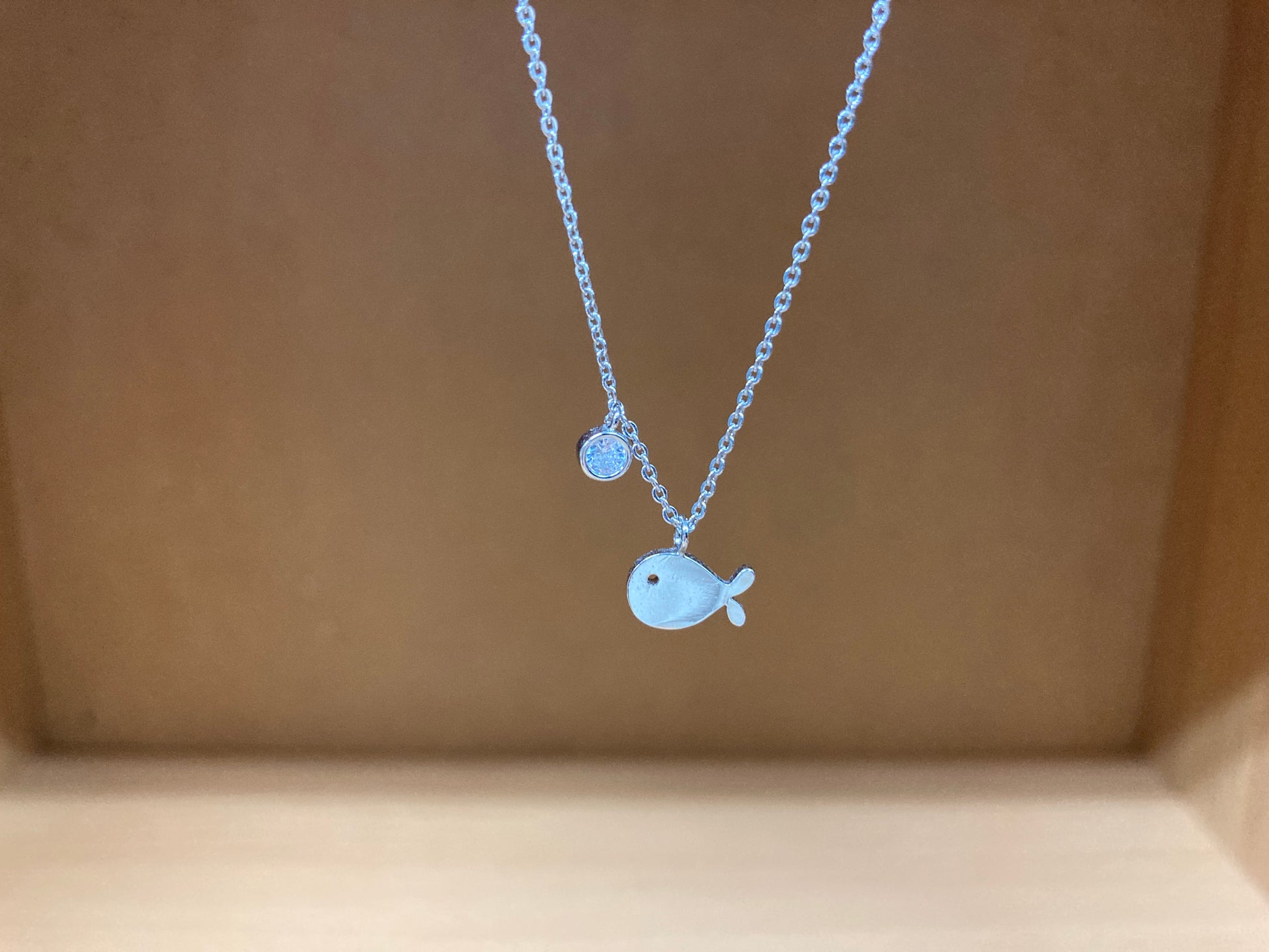 Tiny Treasures Seoul - Fish & Crystal Necklace (Silver) 2
