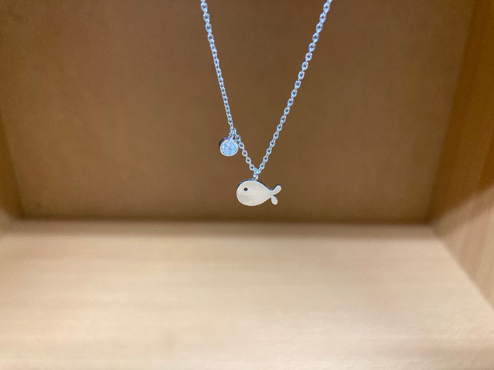 Tiny Treasures Seoul - Fish & Crystal Necklace (Silver) 4