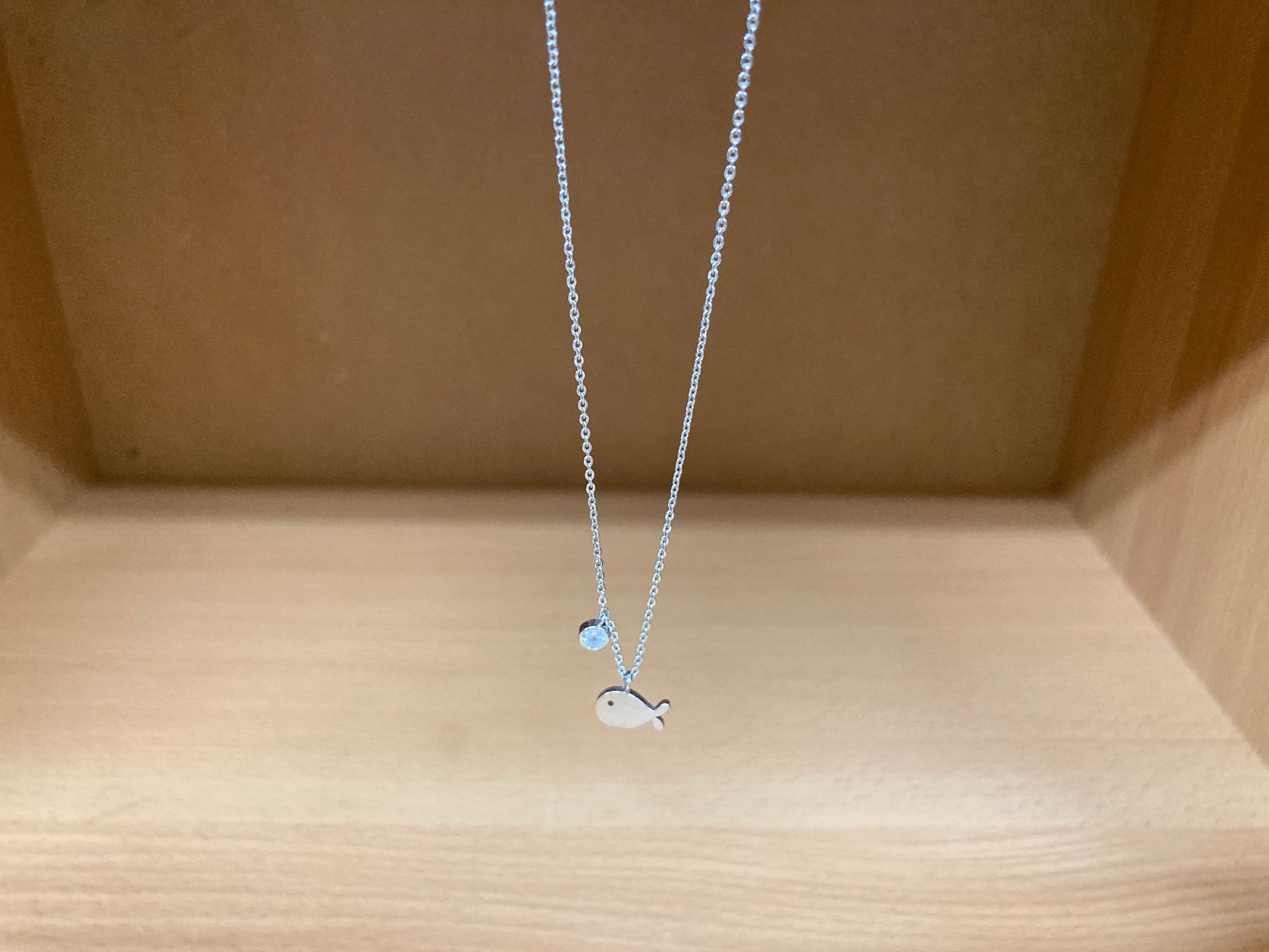 Tiny Treasures Seoul - Fish & Crystal Necklace (Silver) 5