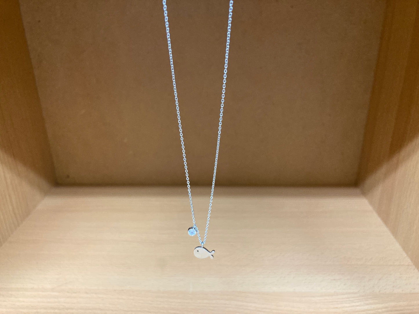 Tiny Treasures Seoul - Fish & Crystal Necklace (Silver) 7