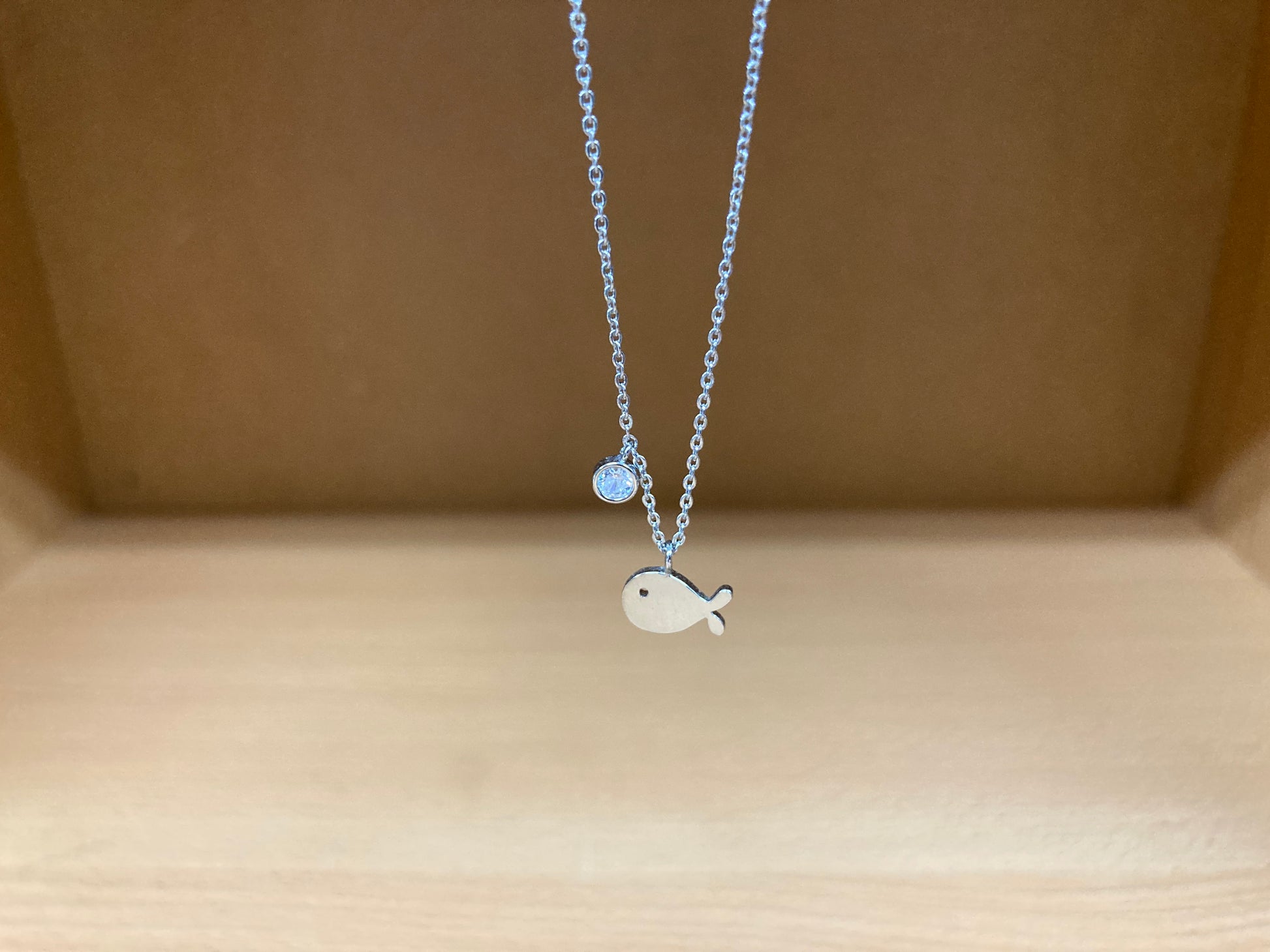 Tiny Treasures Seoul - Fish & Crystal Necklace (Silver) 8