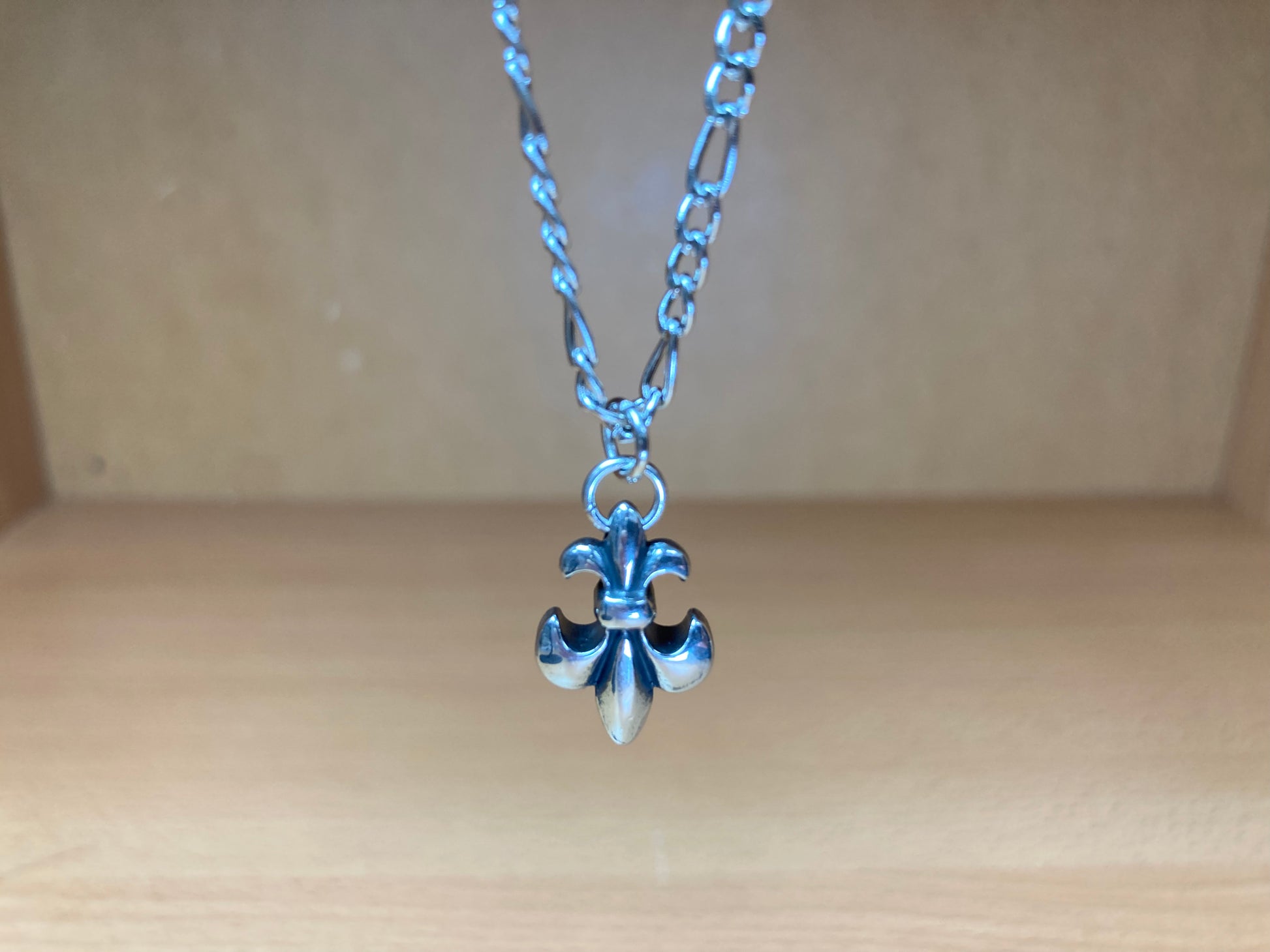 Tiny Treasures Seoul - Fleur-de-lis Pendant Figaro Chain Necklace (Surgical Steel) Detail View