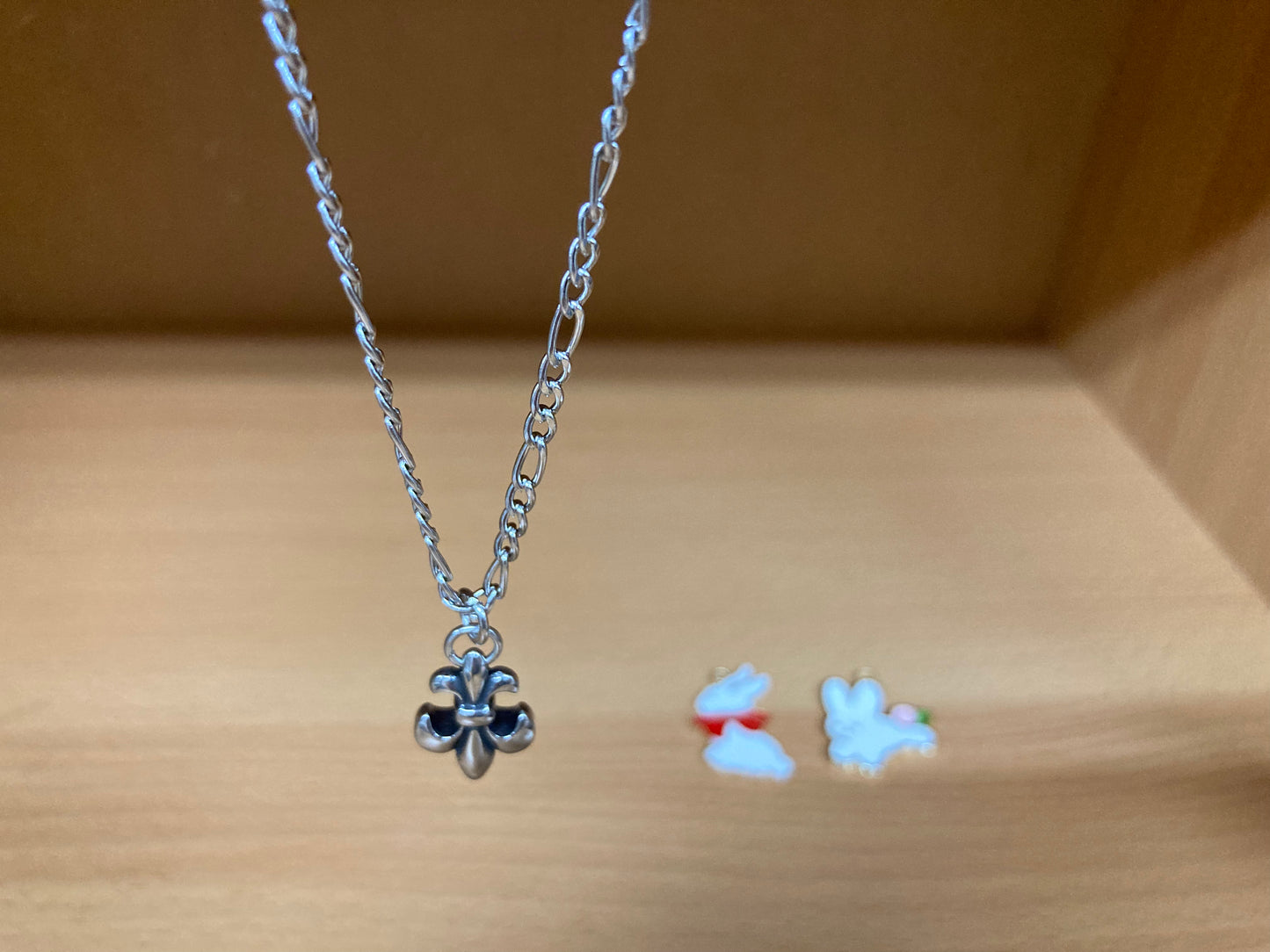 Tiny Treasures Seoul - Fleur-de-lis Pendant Figaro Chain Necklace (Surgical Steel) Front View 5
