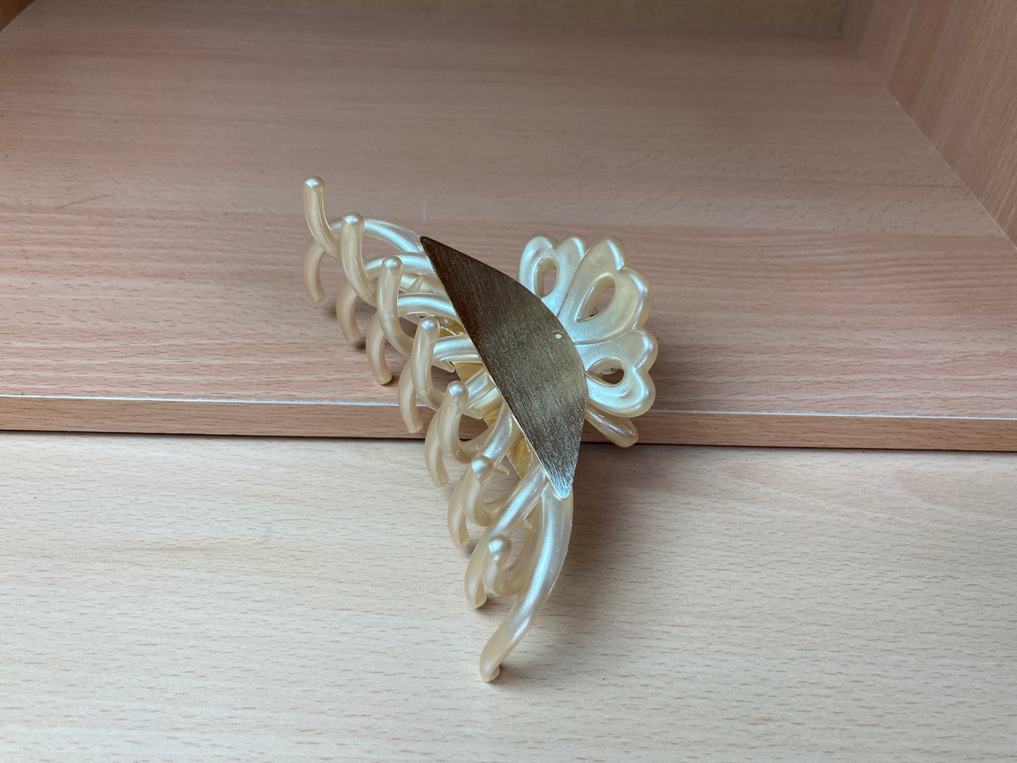Gold Bloom Arch Hair Claw