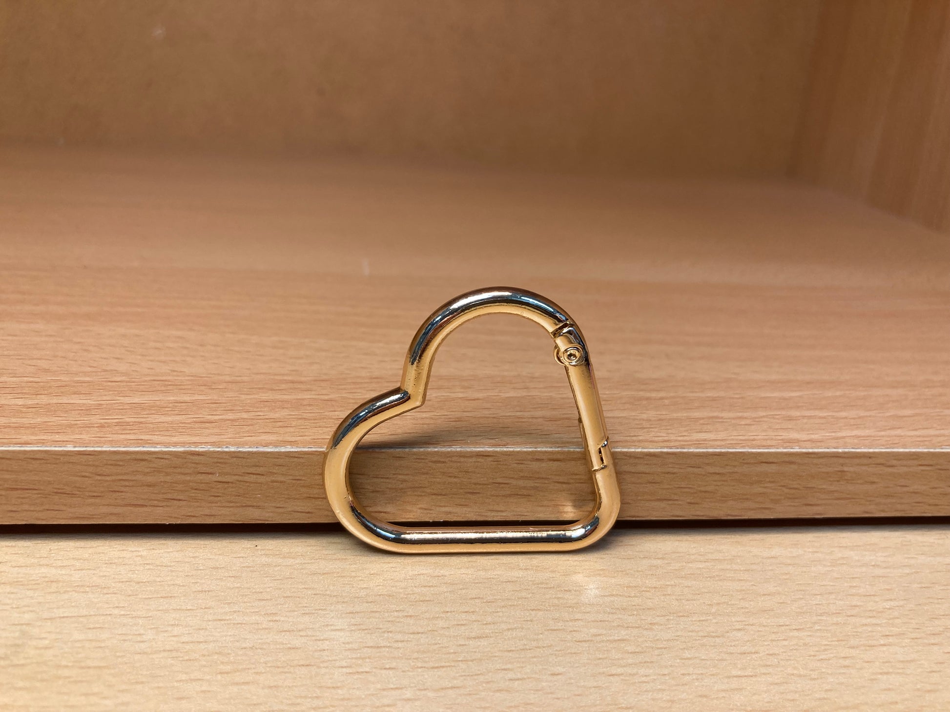 Tiny Treasures Seoul - Gold Heart Shape Holder Key Ring