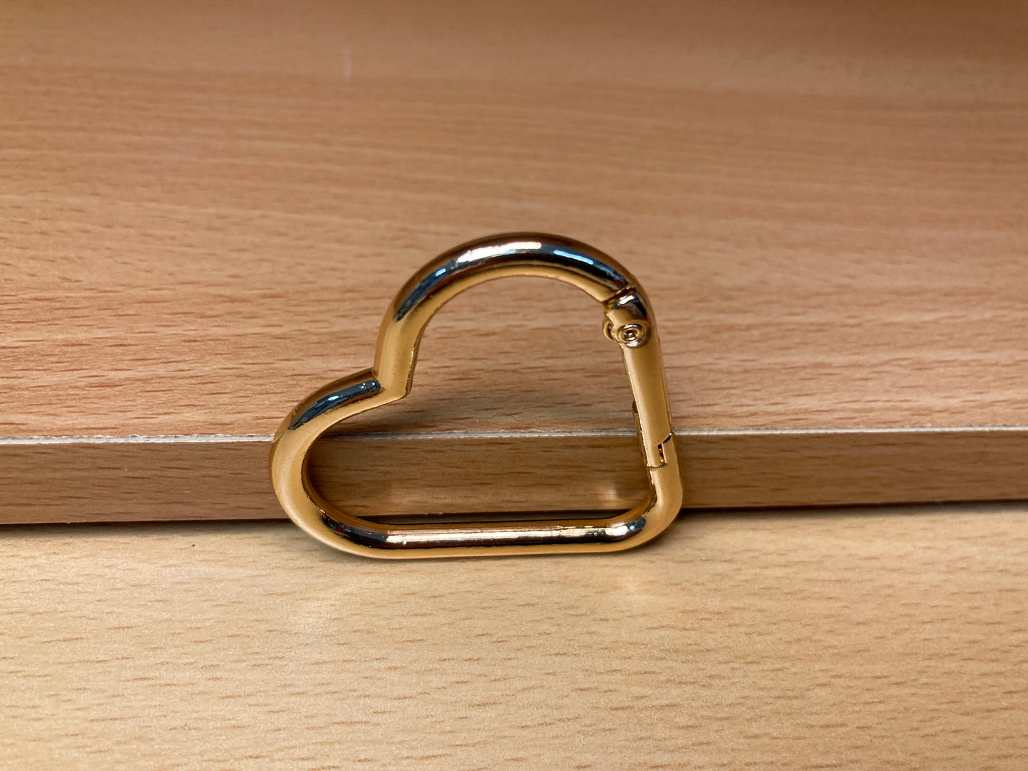 Tiny Treasures Seoul - Gold Heart Shape Holder Key Ring