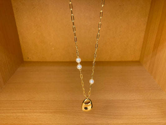 Gold Padlock Pendant Pearl Chain Necklace