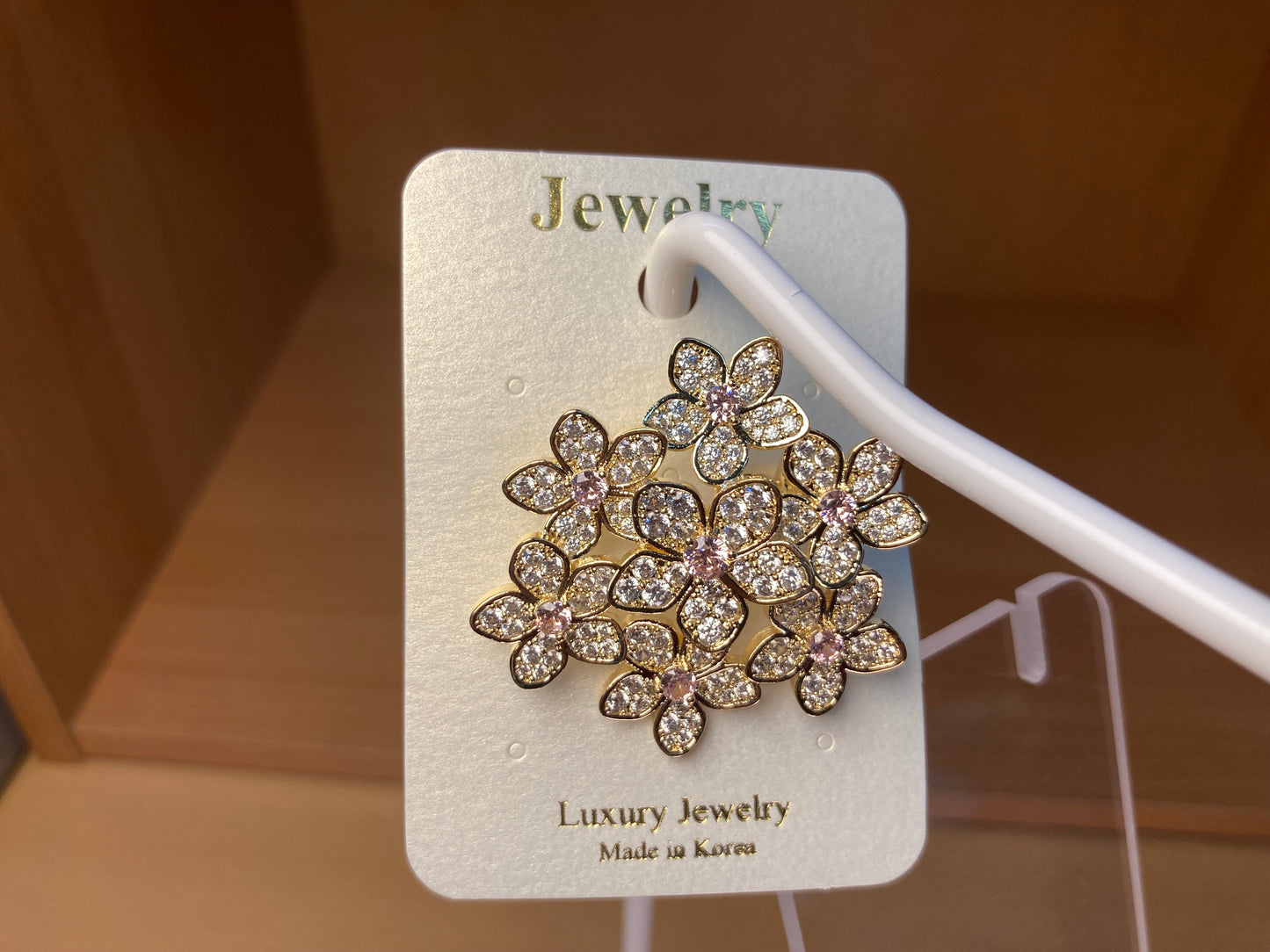 Tiny Treasures Seoul - Gold Tone Seven Flower Crystal Brooch