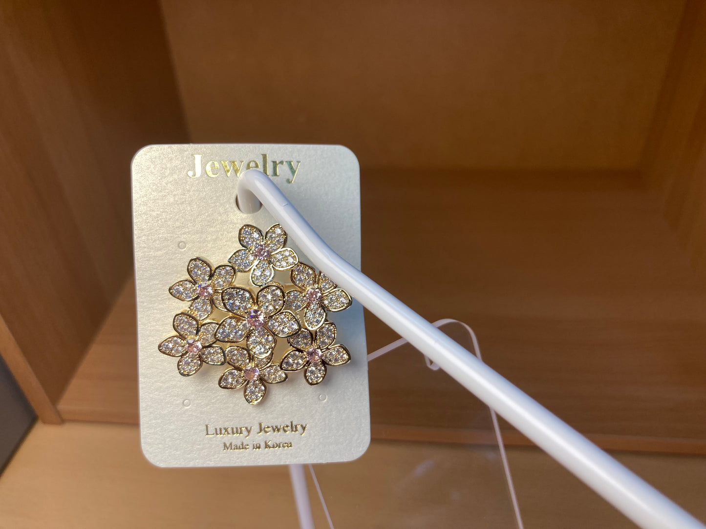 Tiny Treasures Seoul - Gold Tone Seven Flower Crystal Brooch