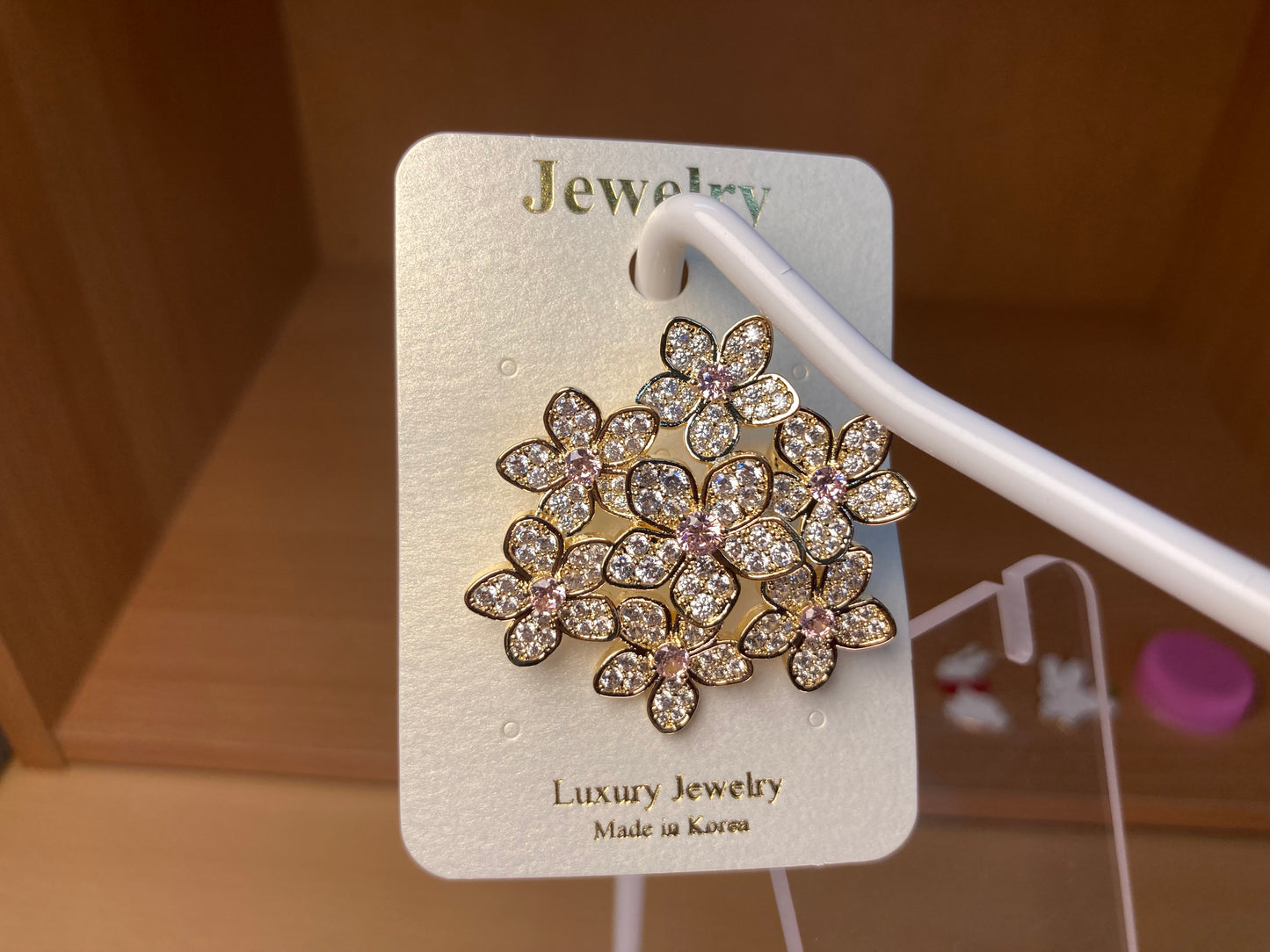 Tiny Treasures Seoul - Gold Tone Seven Flower Crystal Brooch