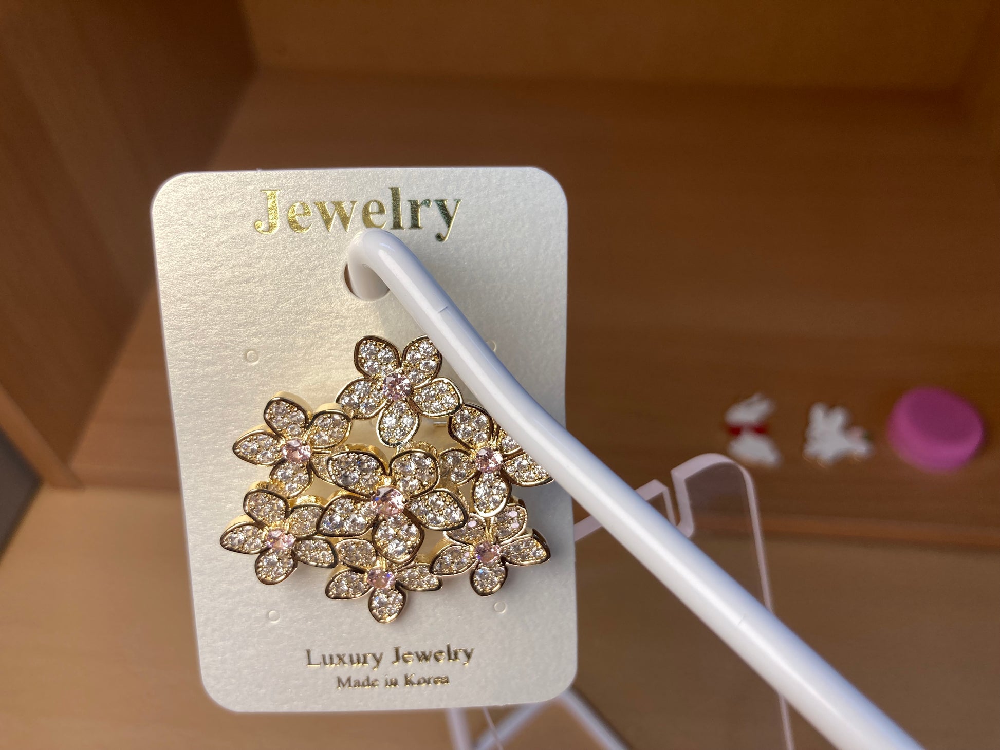 Tiny Treasures Seoul - Gold Tone Seven Flower Crystal Brooch