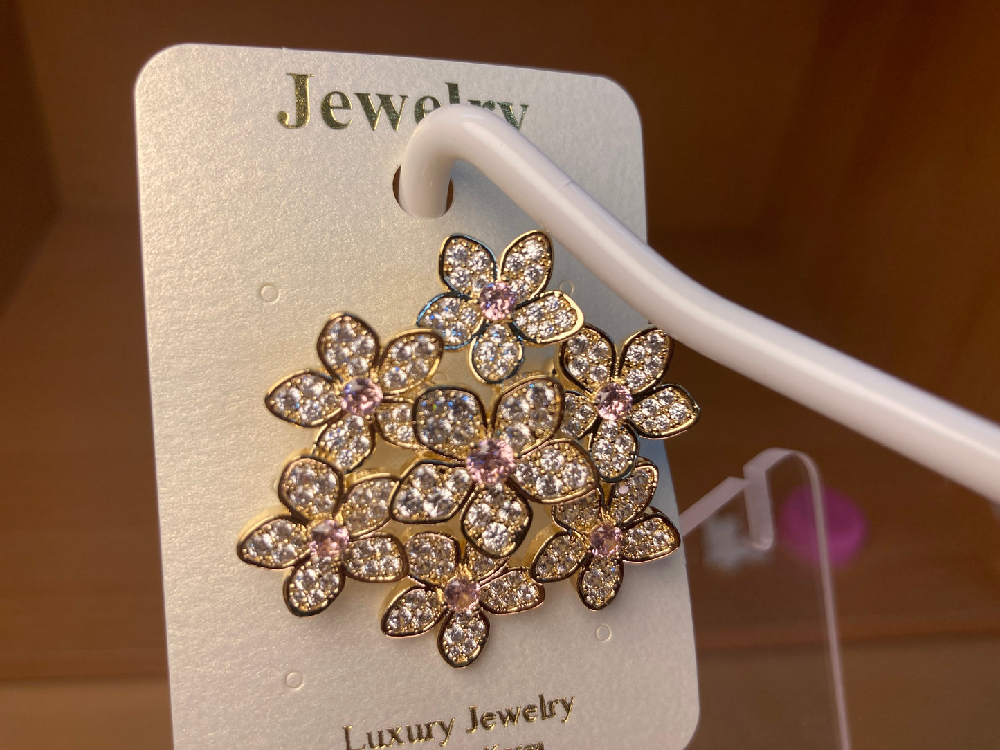 Tiny Treasures Seoul - Gold Tone Seven Flower Crystal Brooch