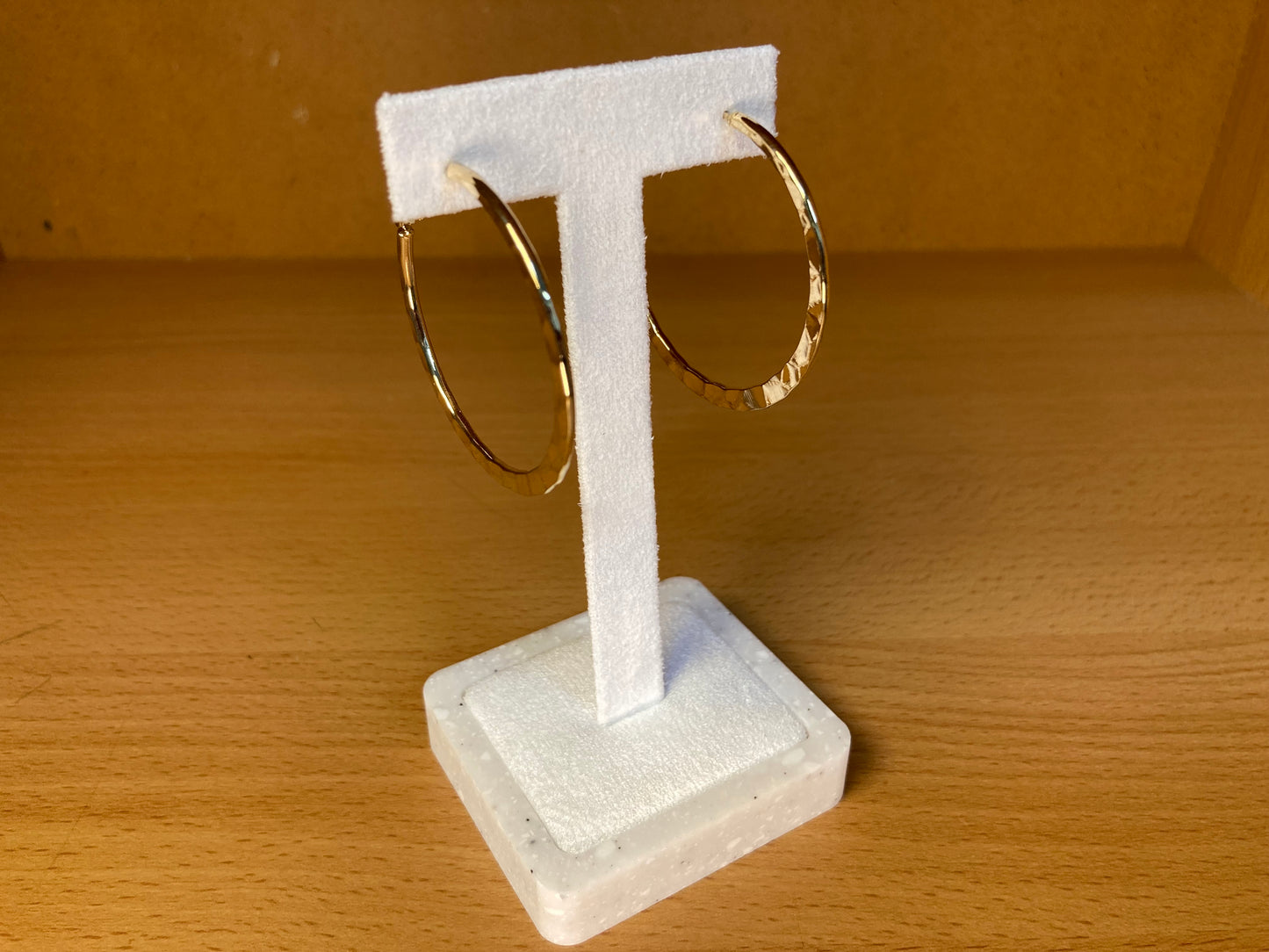 Tiny Treasures Seoul - Hammered Medium Hoop Earrings (Gold)