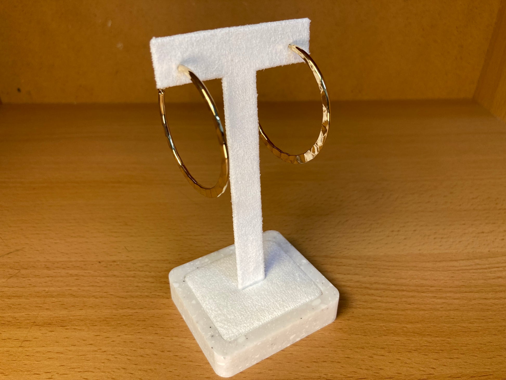 Tiny Treasures Seoul - Hammered Medium Hoop Earrings (Gold)